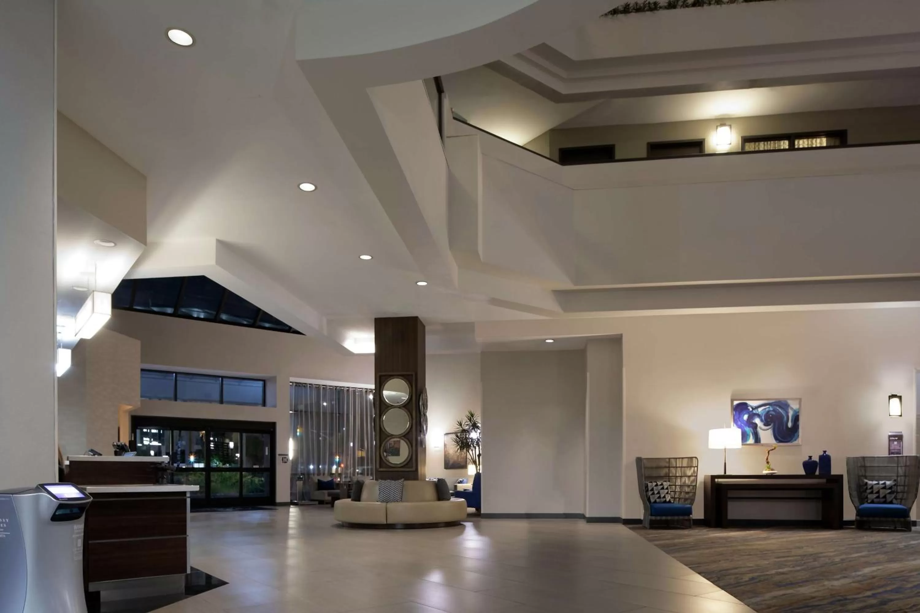 Lobby or reception in Embassy Suites Los Angeles - International Airport/North