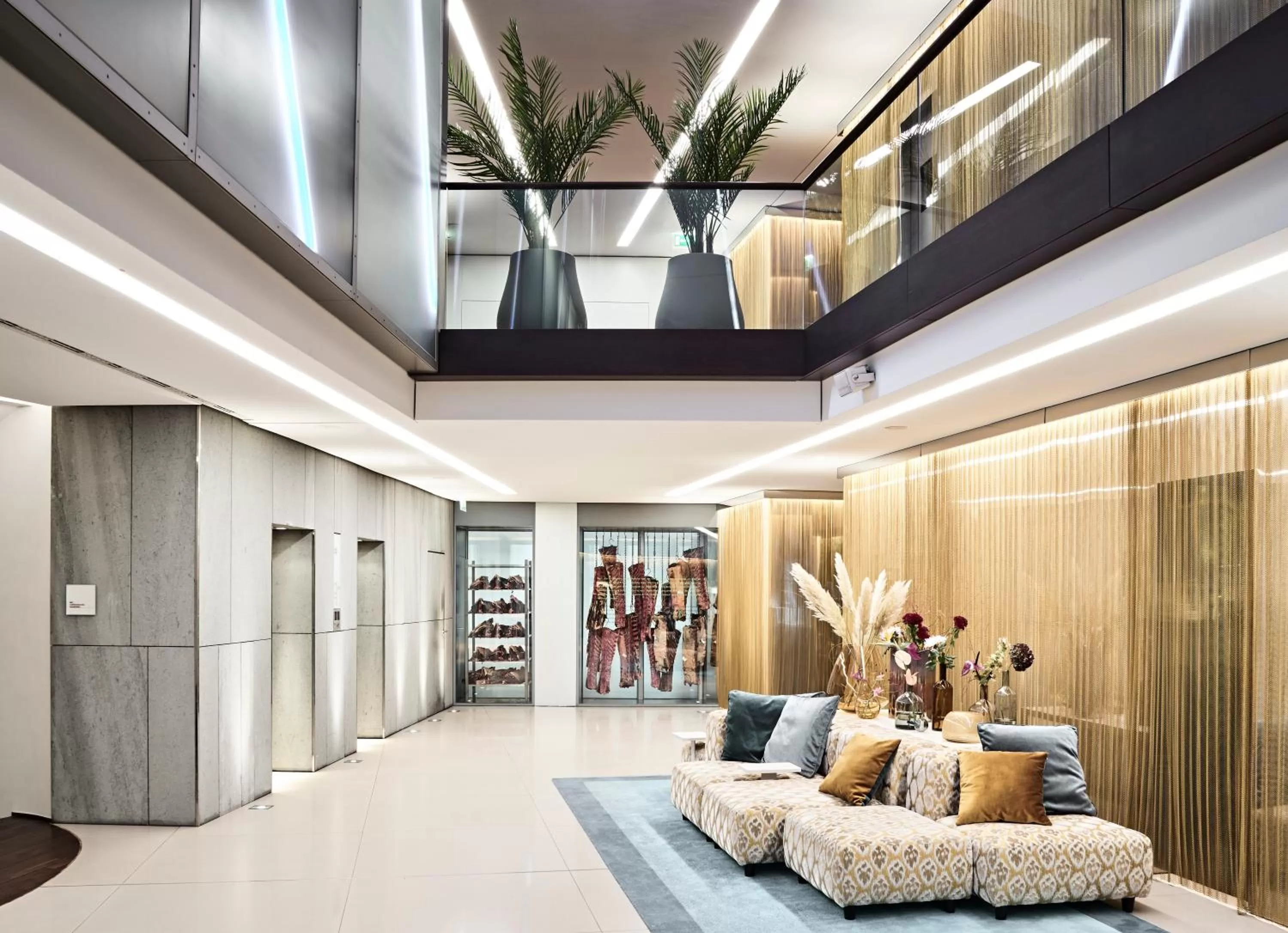 Lobby or reception in SIDE, Hamburg, a Member of Design Hotels