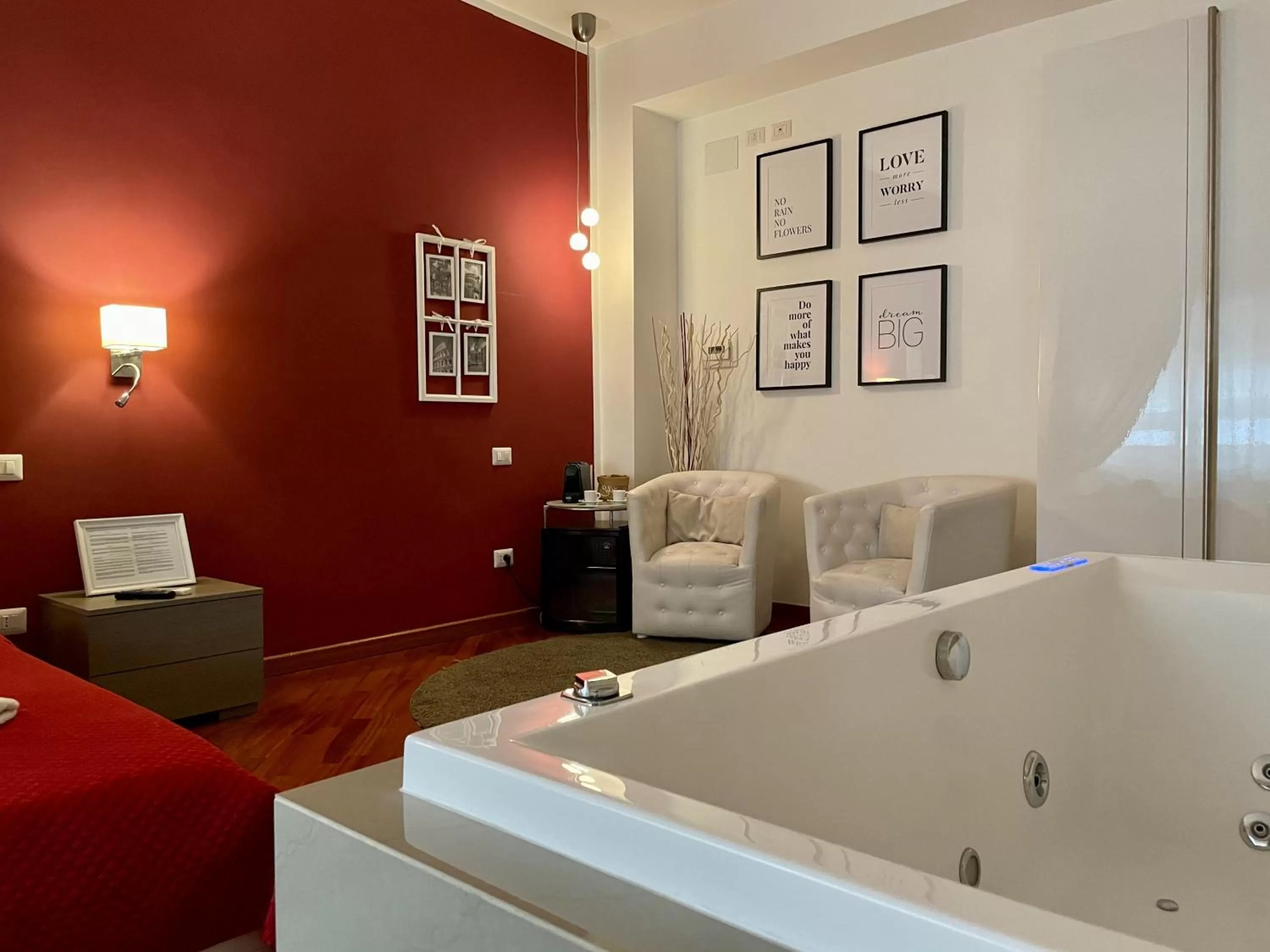 Bed in Le Coq Suites