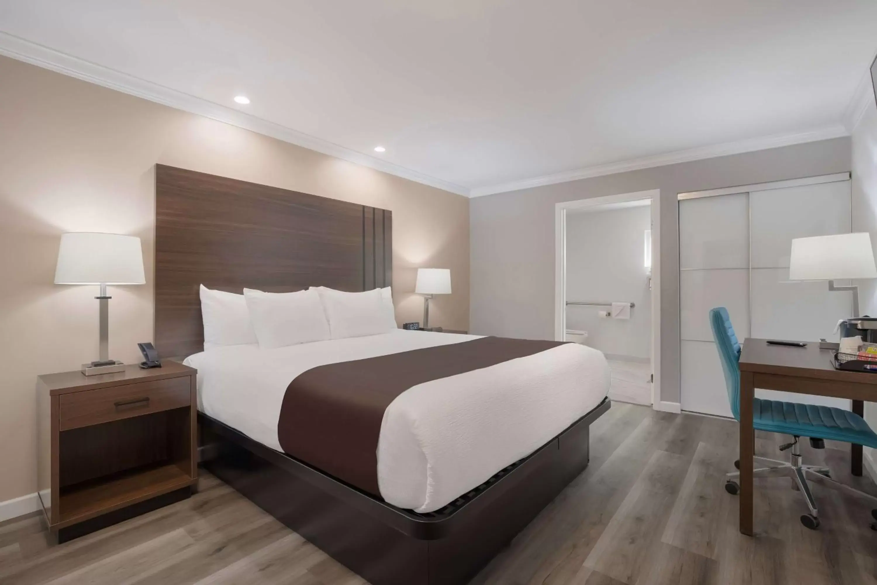 King Room with Roll-In Shower - Disability Access in SureStay Plus Hotel by Best Western Upland - Ontario North King Room with Roll-In Shower - Disability Access in SureStay Plus Hotel by Best Western Upland - Ontario North