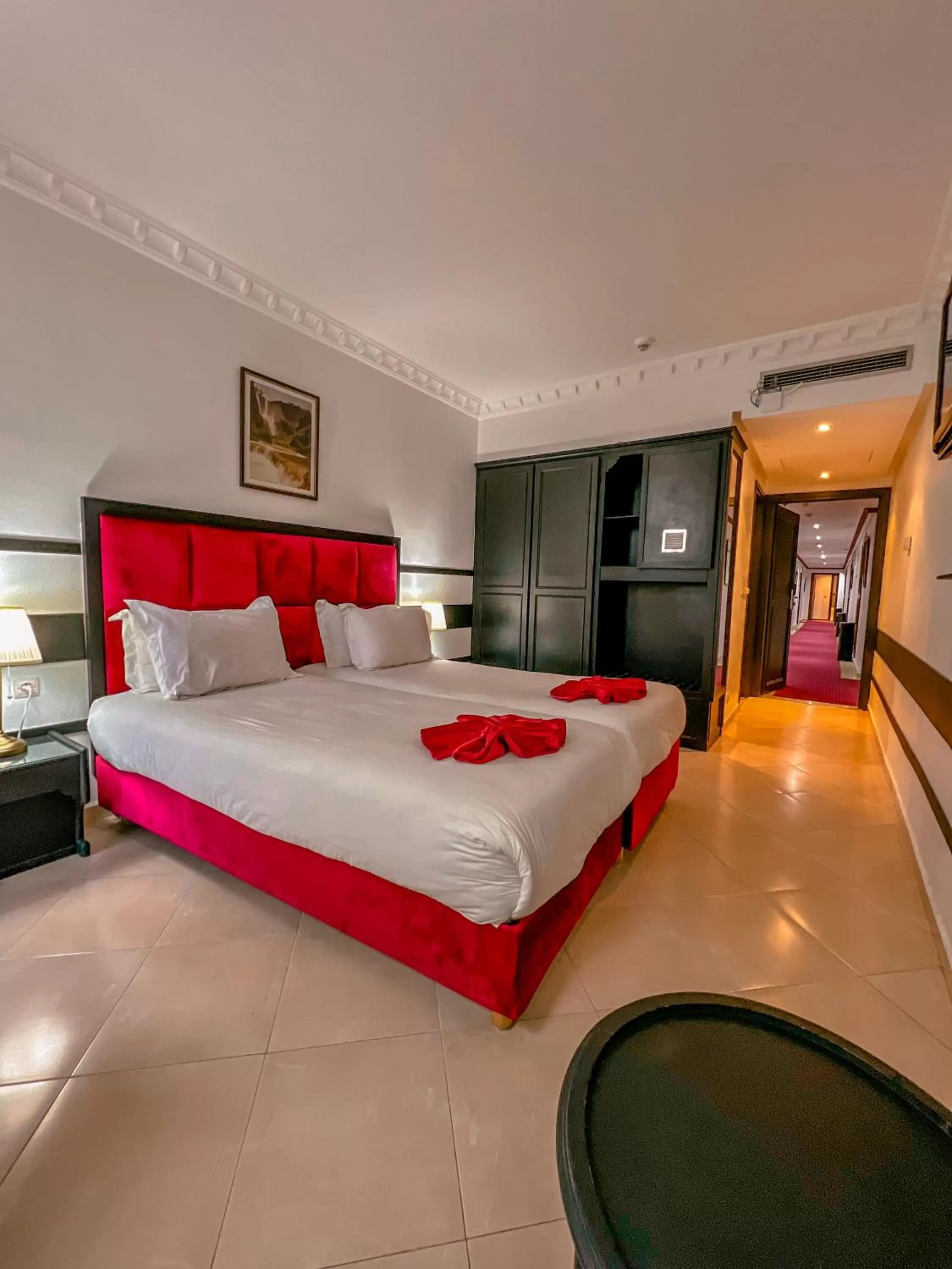 Bed in Prince de Paris