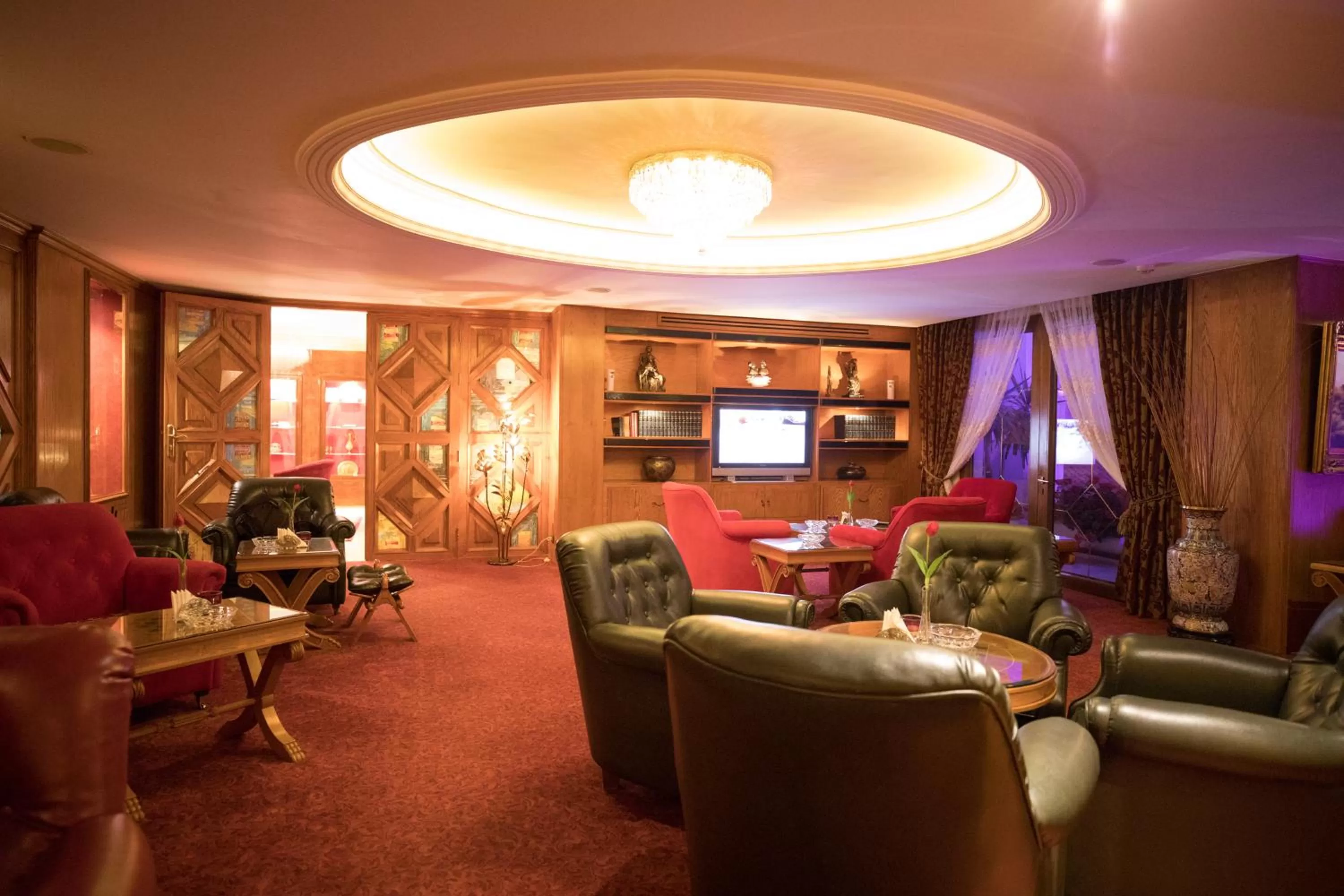 Lounge or bar in Amman International Hotel