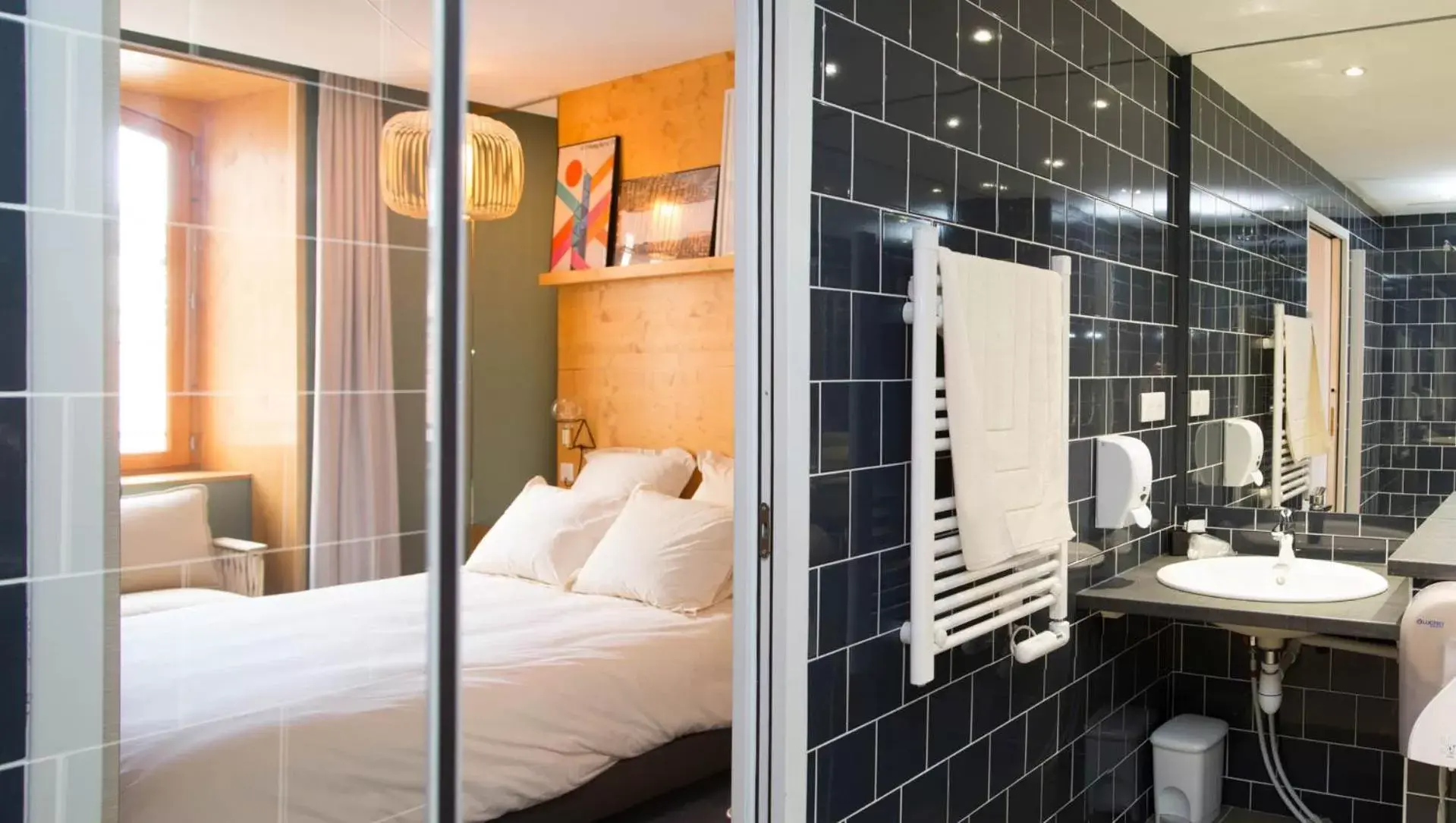 Double Room - Disability Access in Le Patio Double Room - Disability Access in Le Patio