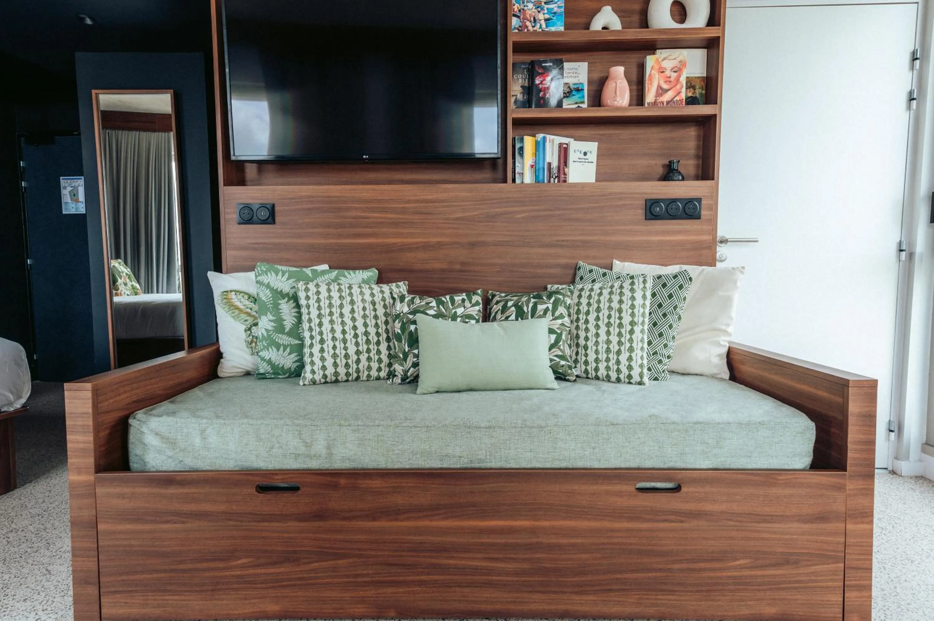 Bed in JOST Hôtel Bordeaux Centre Gare Saint Jean