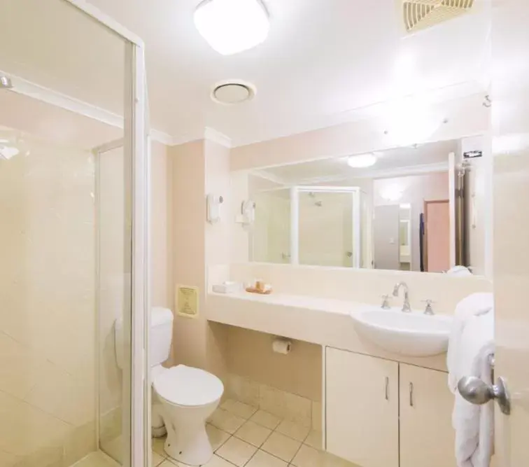 Deluxe Room in Harbour Sails Motor Inn Deluxe Room in Harbour Sails Motor Inn