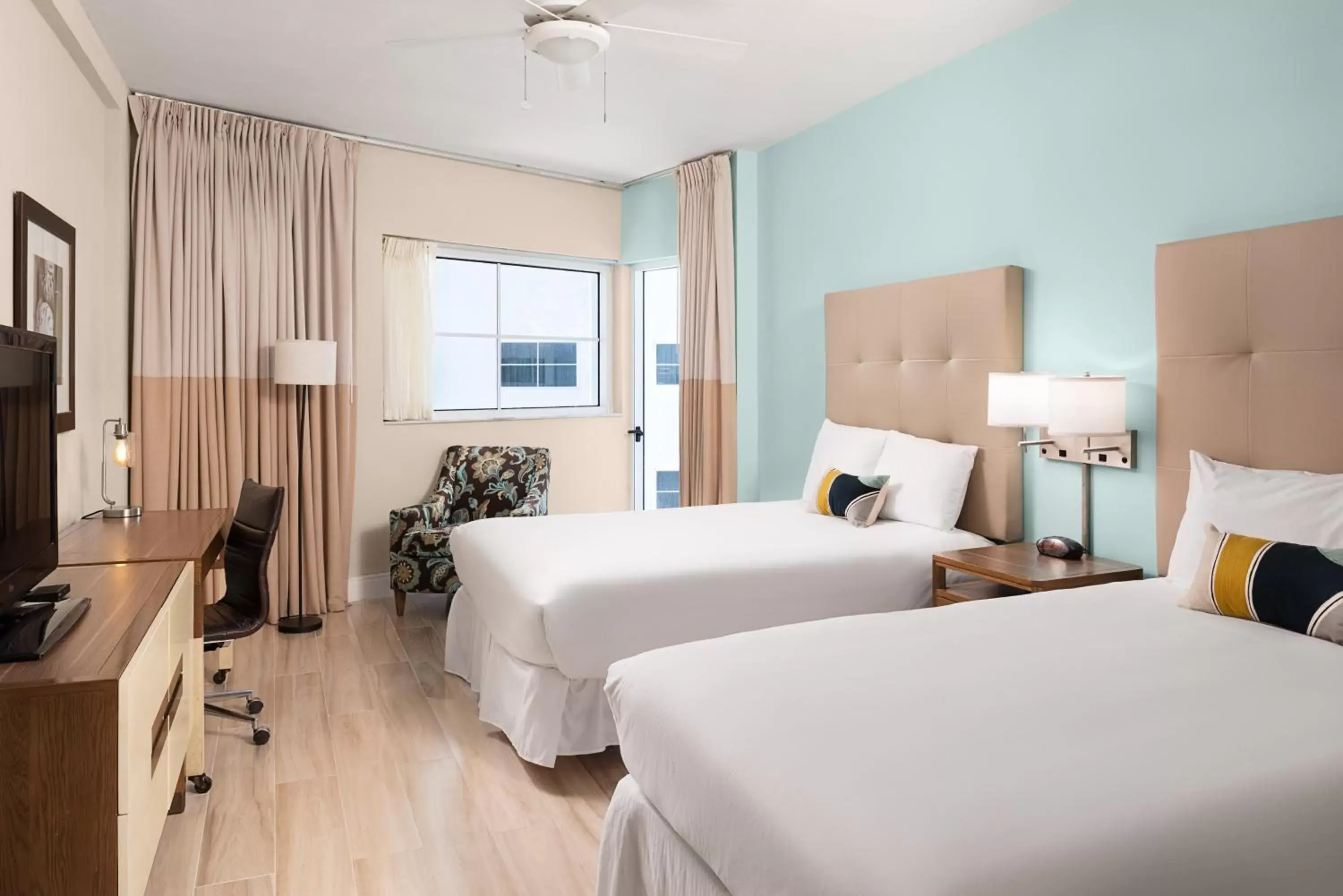 Deluxe City View Double Beds in Sherry Frontenac Oceanfront Deluxe City View Double Beds in Sherry Frontenac Oceanfront