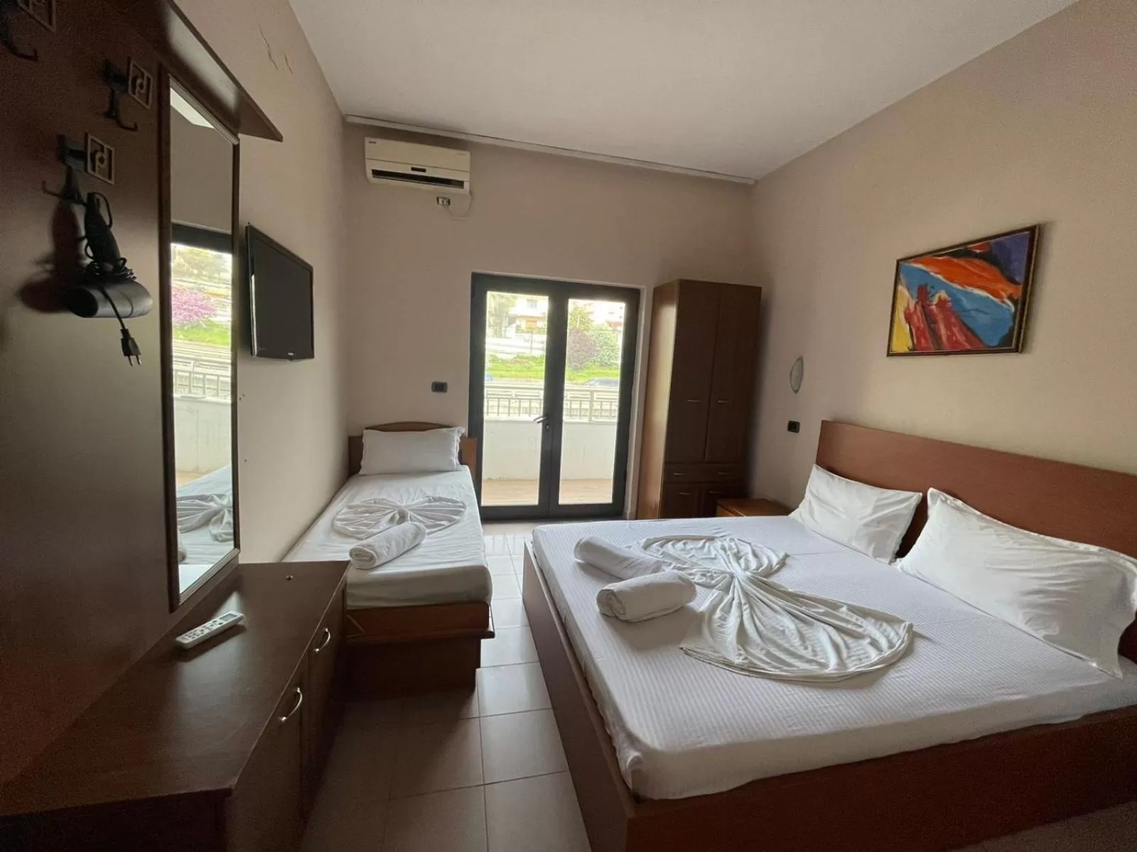 Photo of the whole room in Seashell Beach Rooms