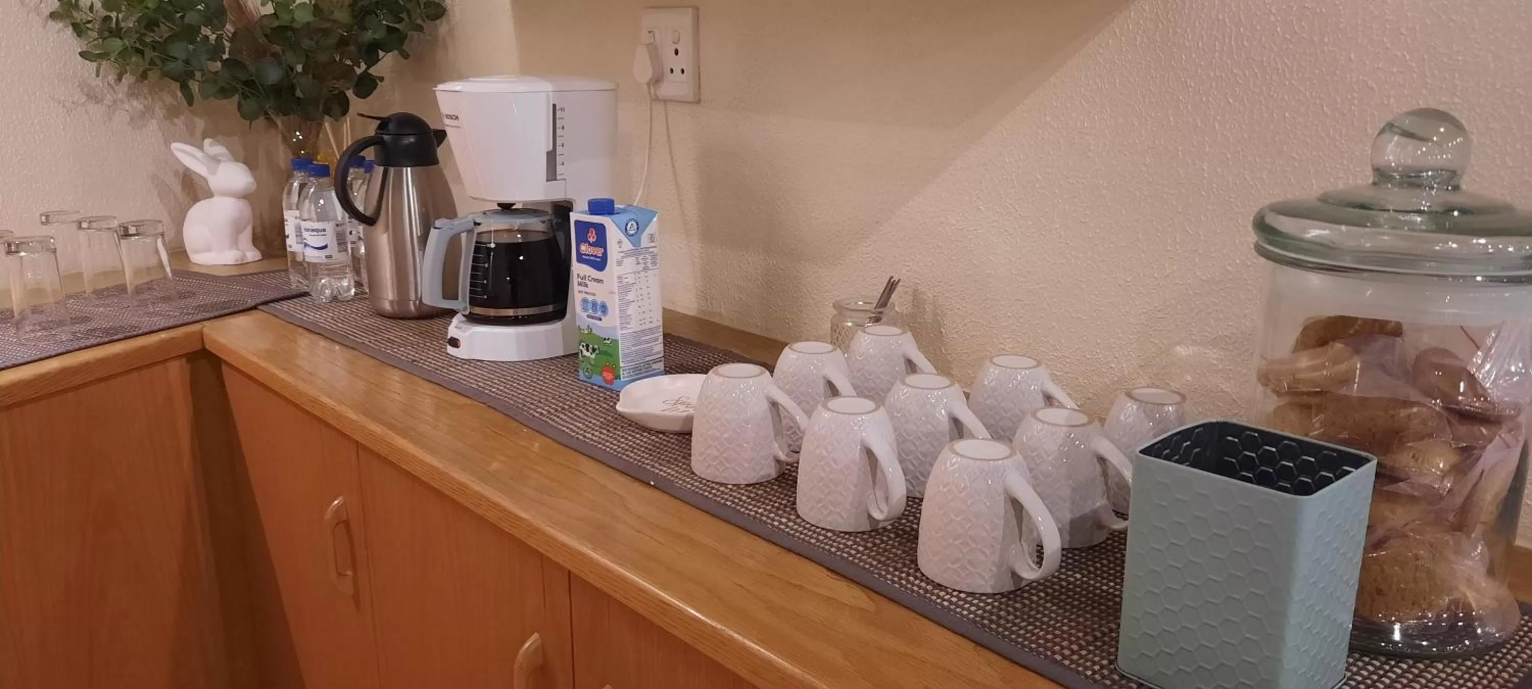 Buffet breakfast, Kitchen/Kitchenette in DESERT DREAMS B&B