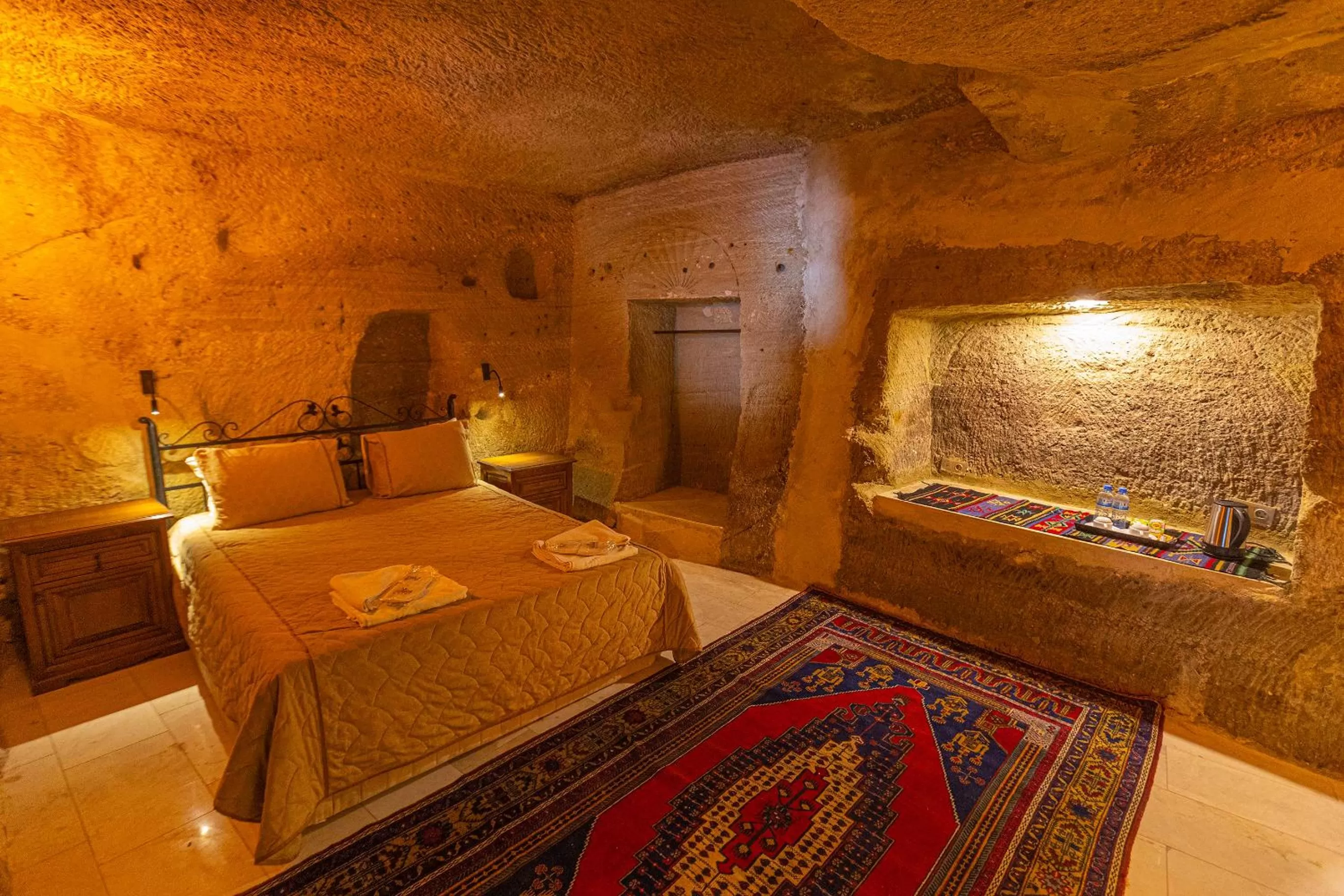 Photo of the whole room, Bed in Taskonak Hotel