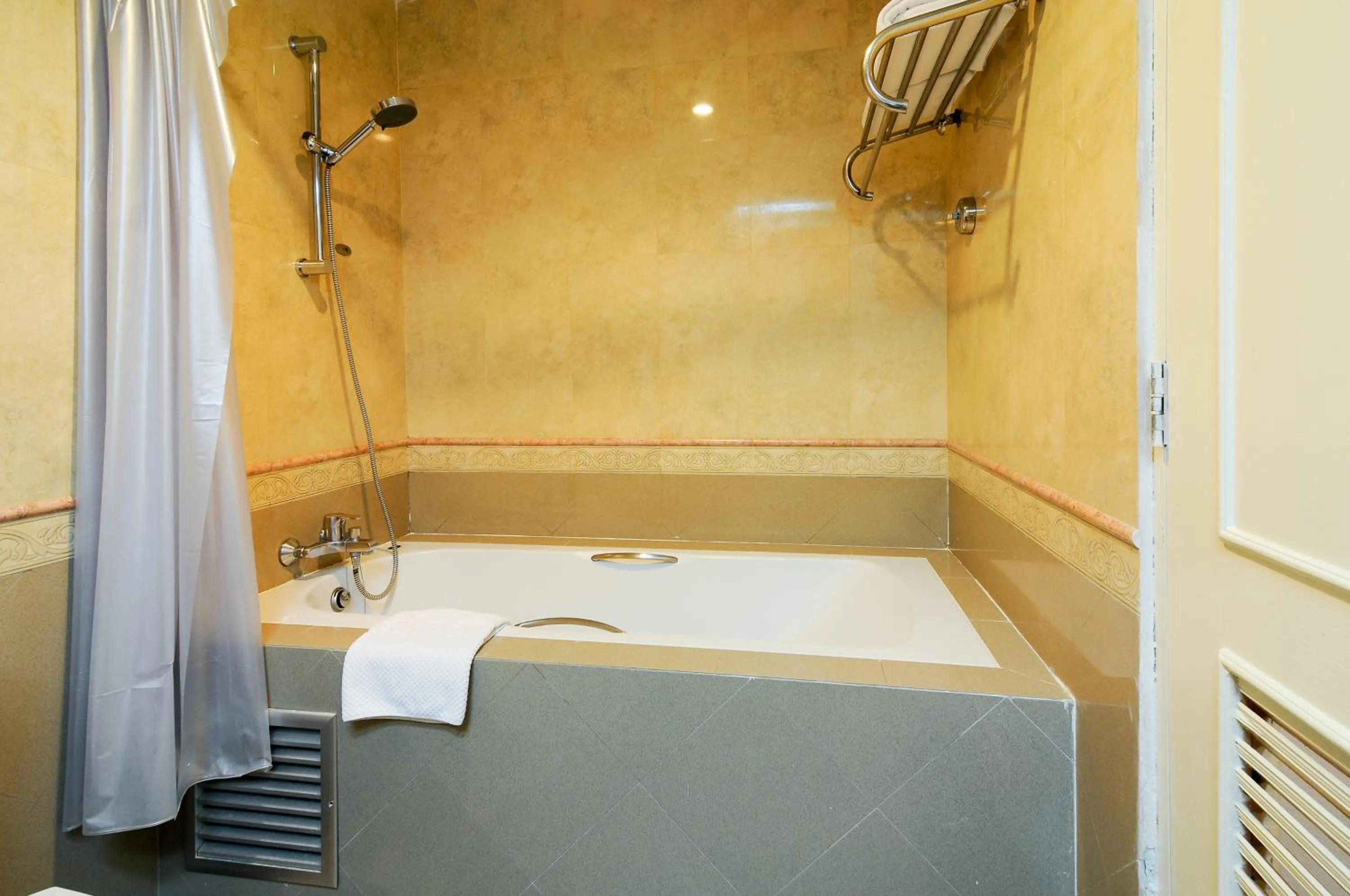 Bathroom in Admiral Suites Bangkok