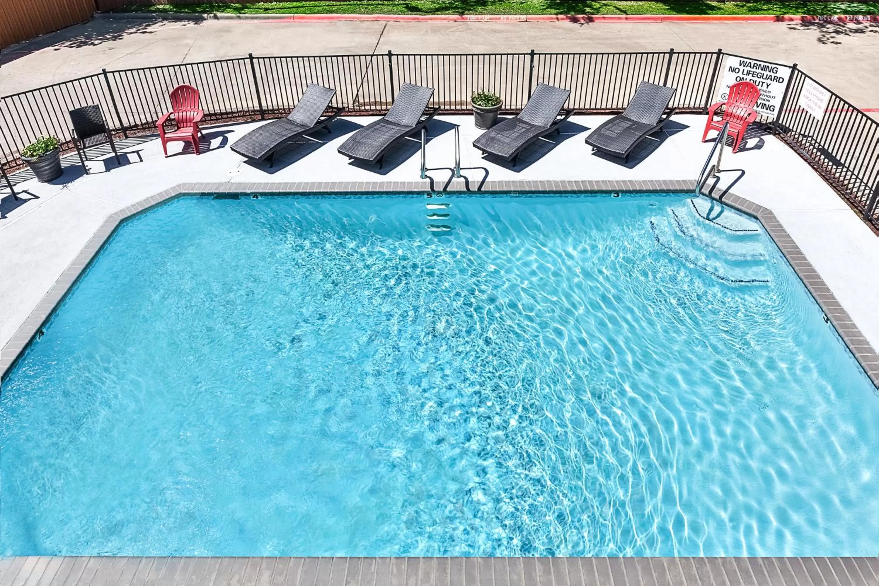 Swimming pool in Holiday Inn Express & Suites Sulphur Springs by IHG