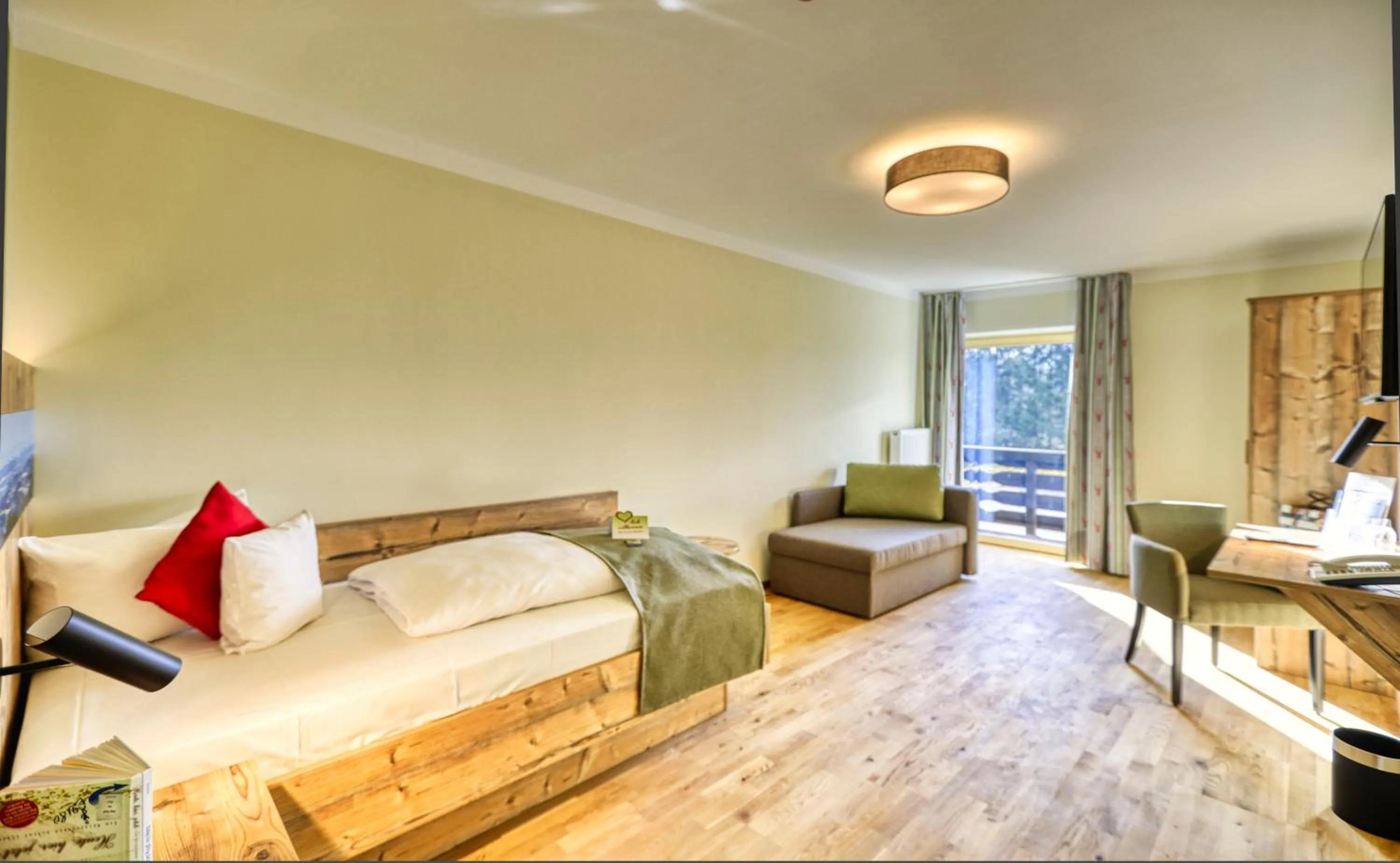 Living room, Bed in Hotel Gut Schmelmerhof