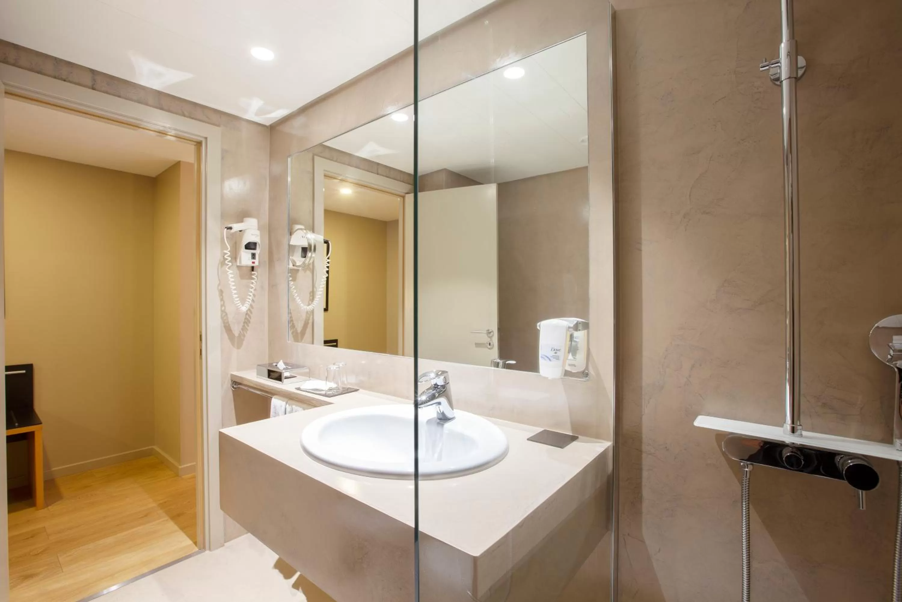 Bathroom in Portus Cale Hotel