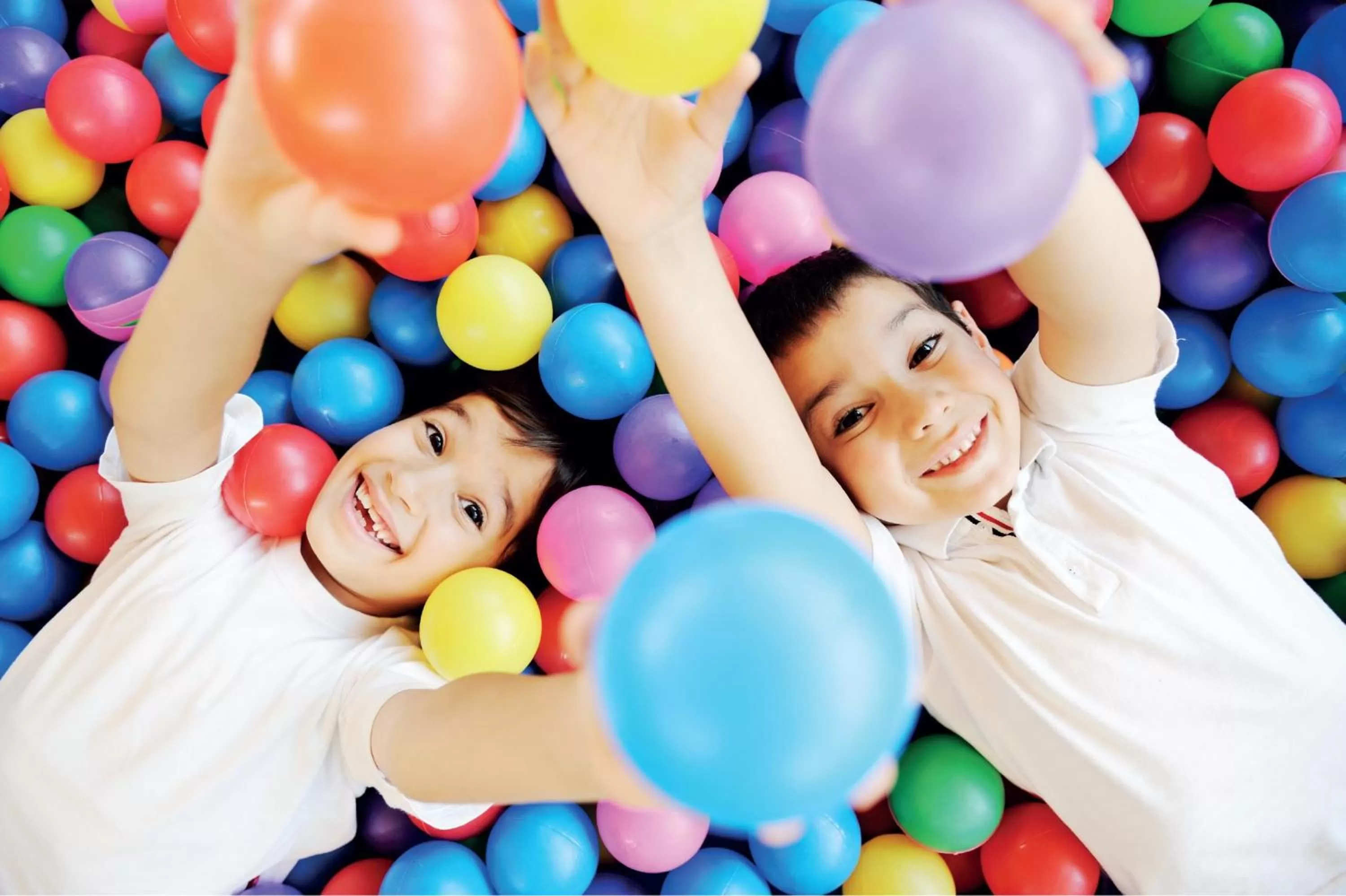 Restaurant/places to eat in Crowne Plaza Jeddah by IHG