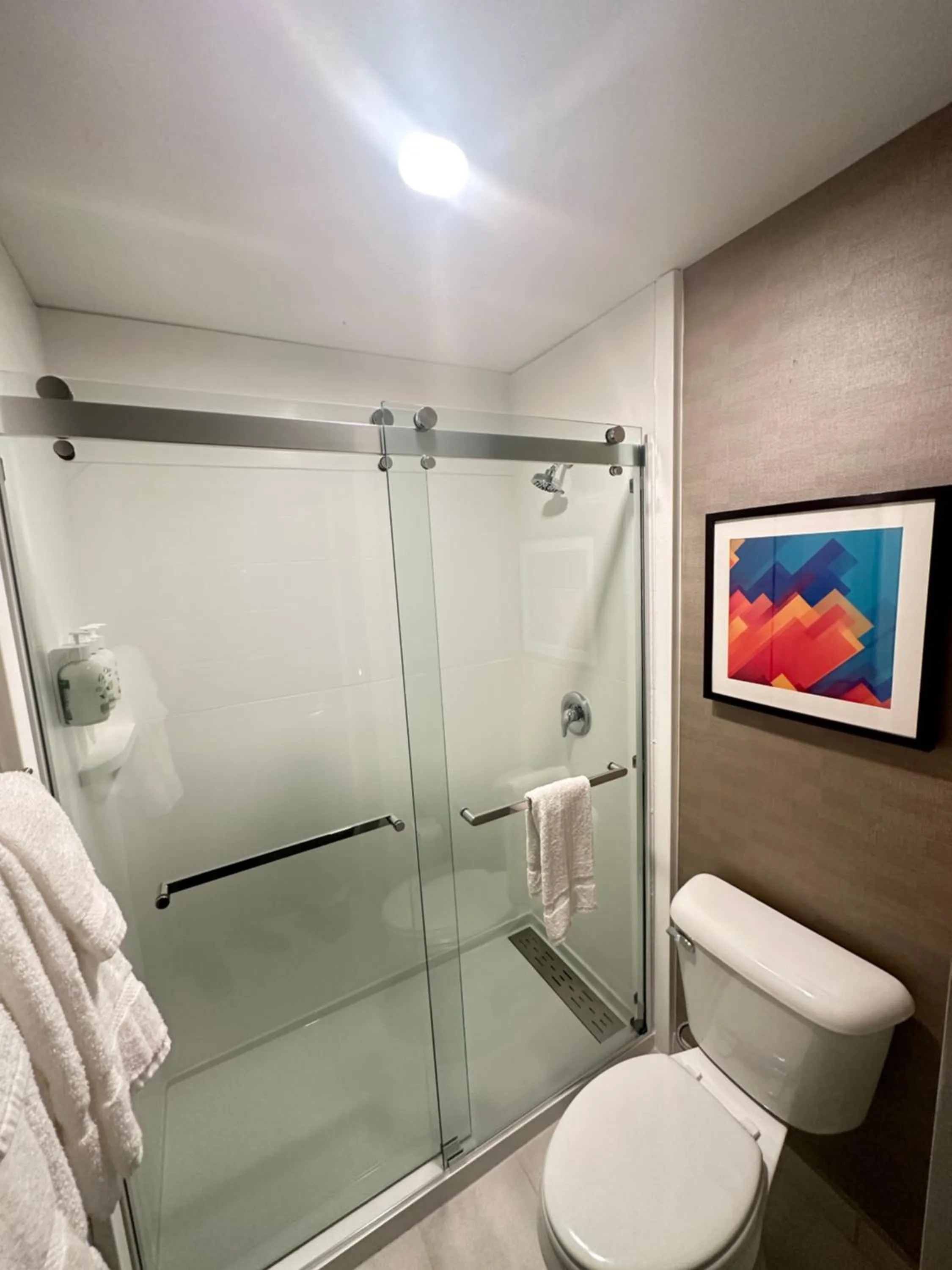 Toilet in La Quinta Inn by Wyndham Columbia NE Fort Jackson