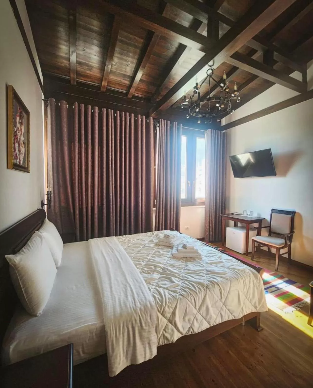 Bed in White House Berat