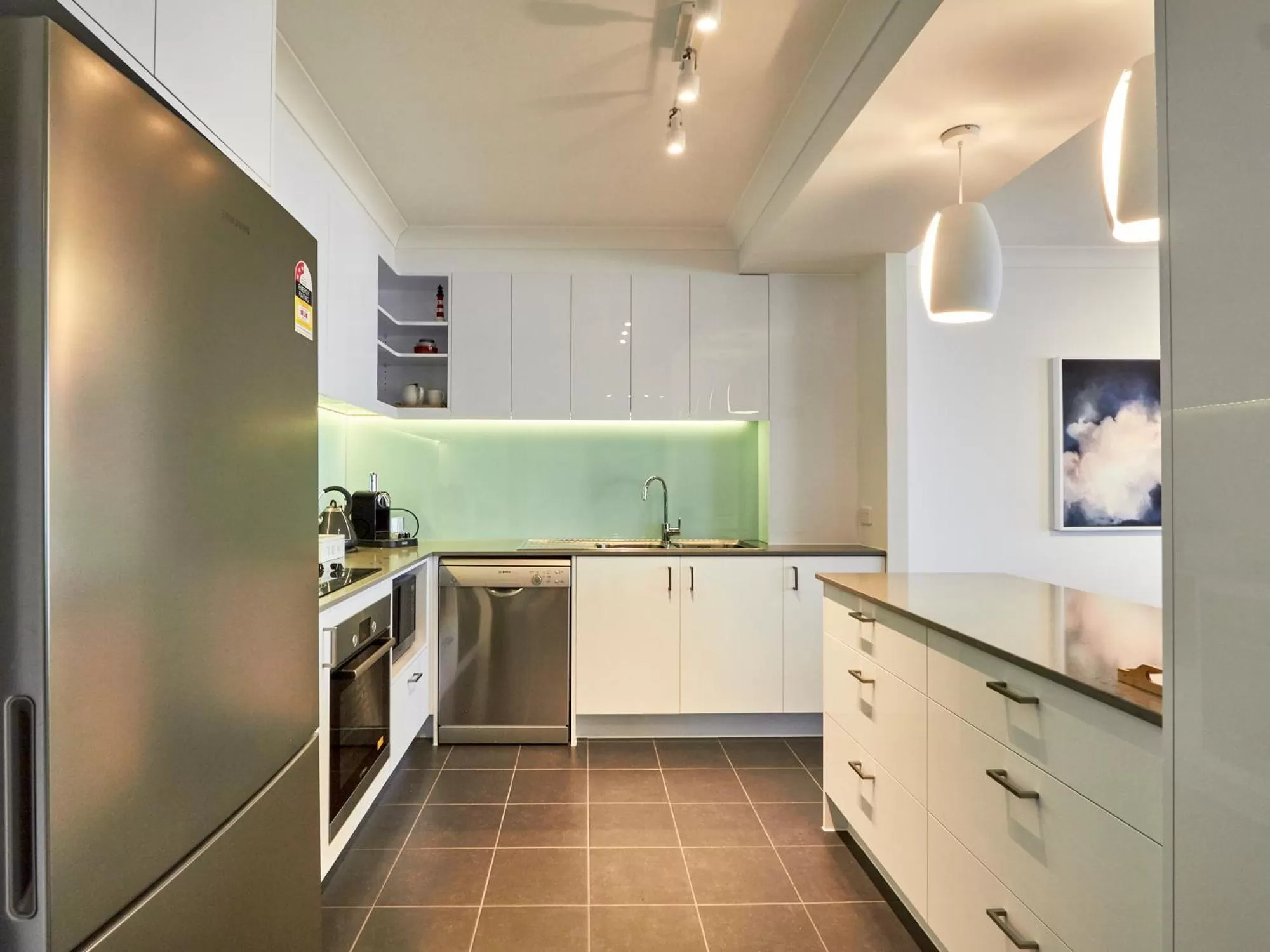 Kitchen or kitchenette in Albatross North Apartments
