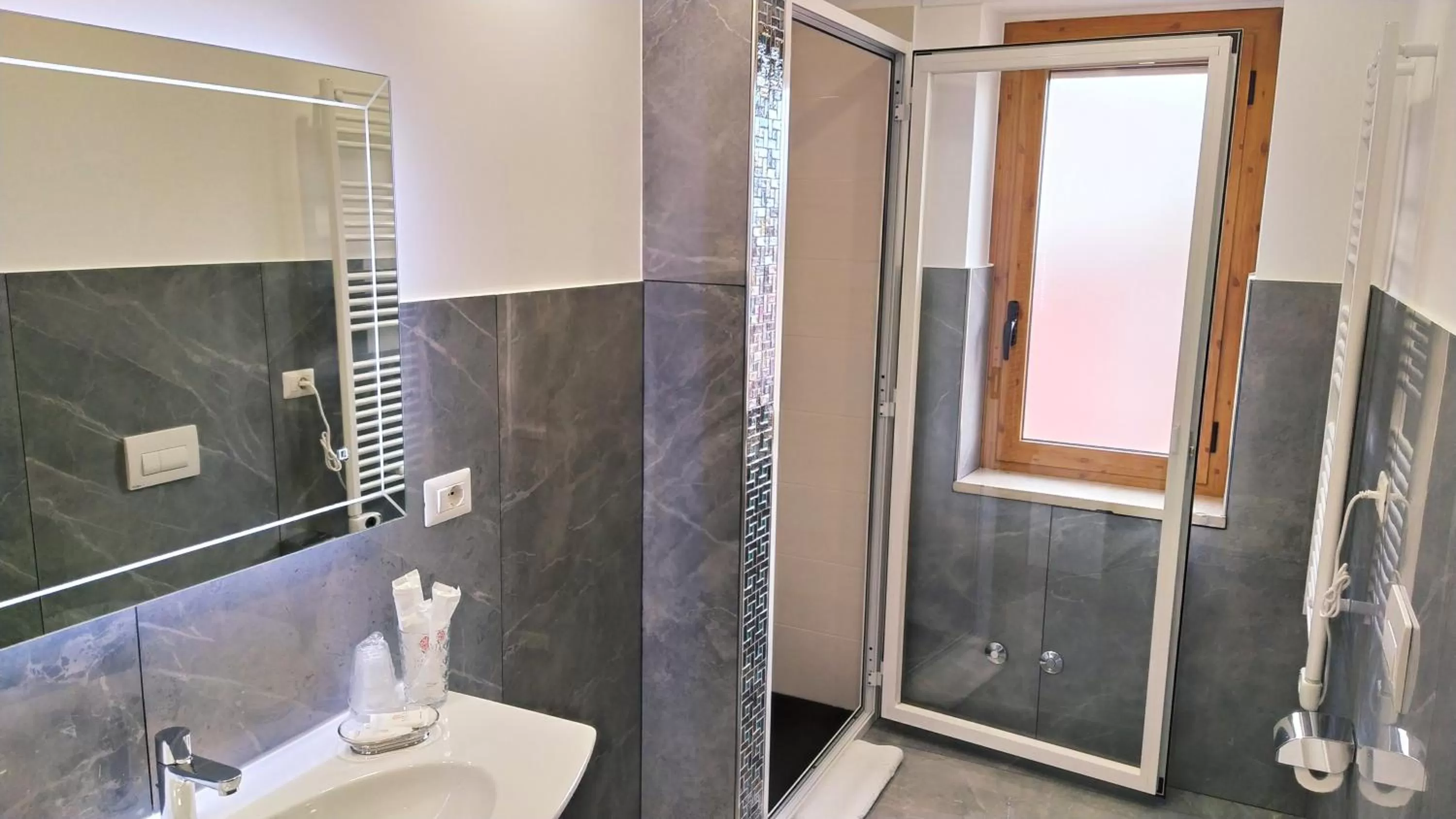 Shower in B&B La Stazione