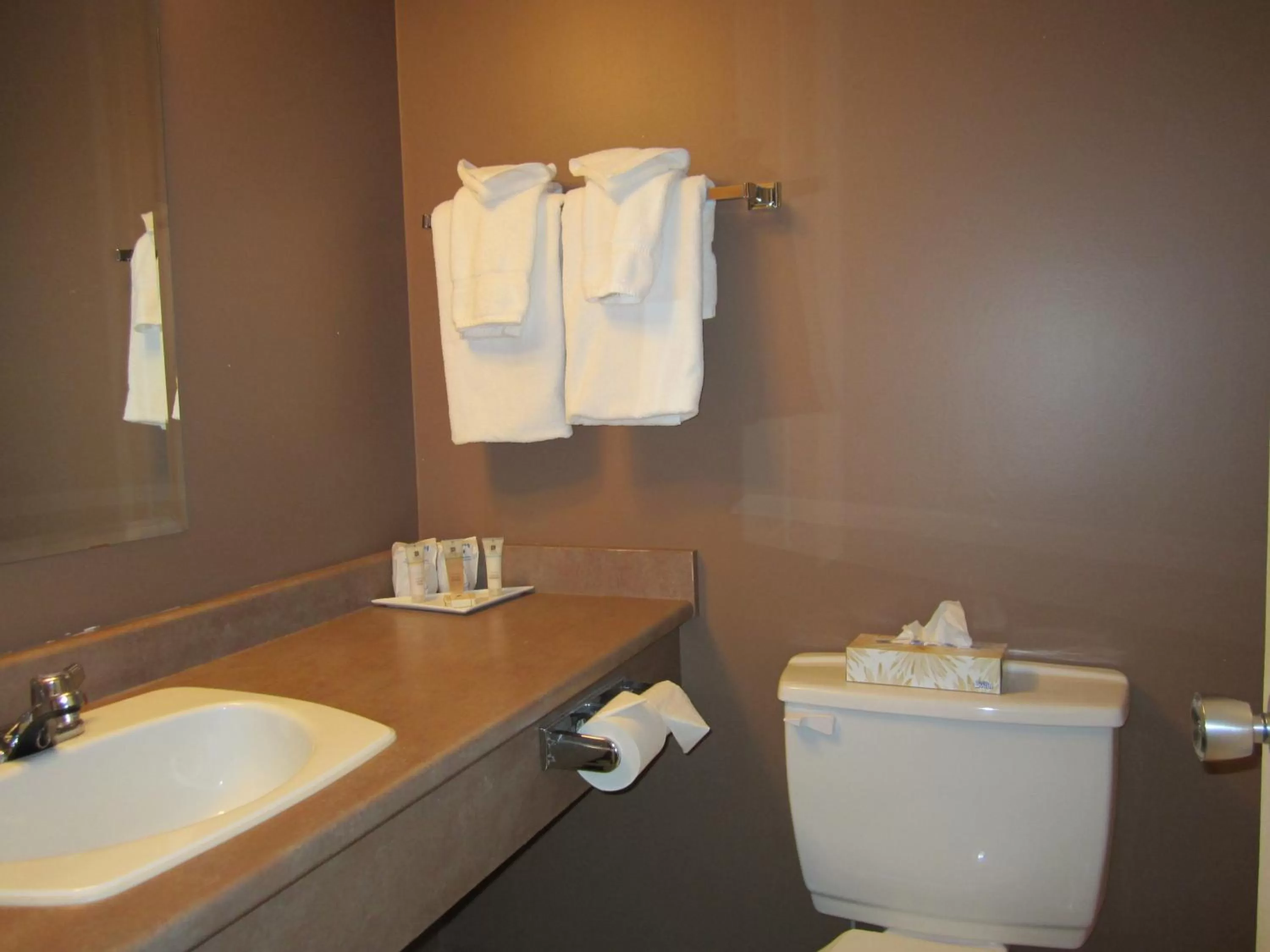 Bathroom in Inn on the Harbour