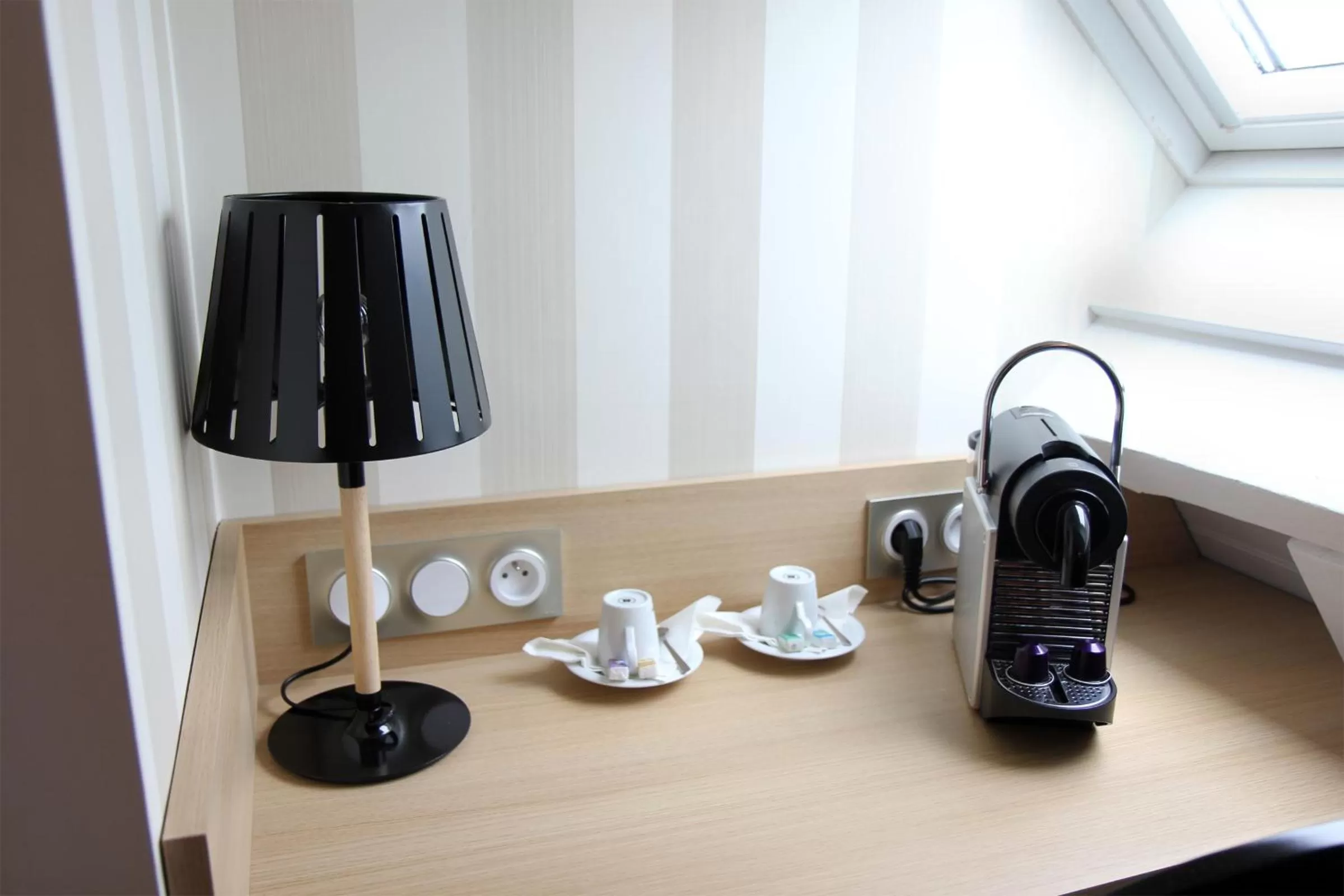 Coffee/tea facilities in Best Western Hotel Opéra Drouot
