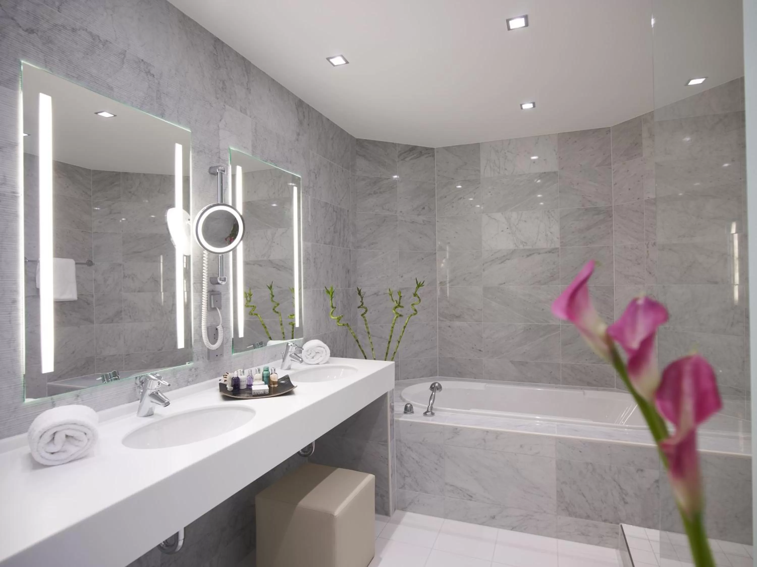 Bathroom in Clayton Hotel Düsseldorf City Centre