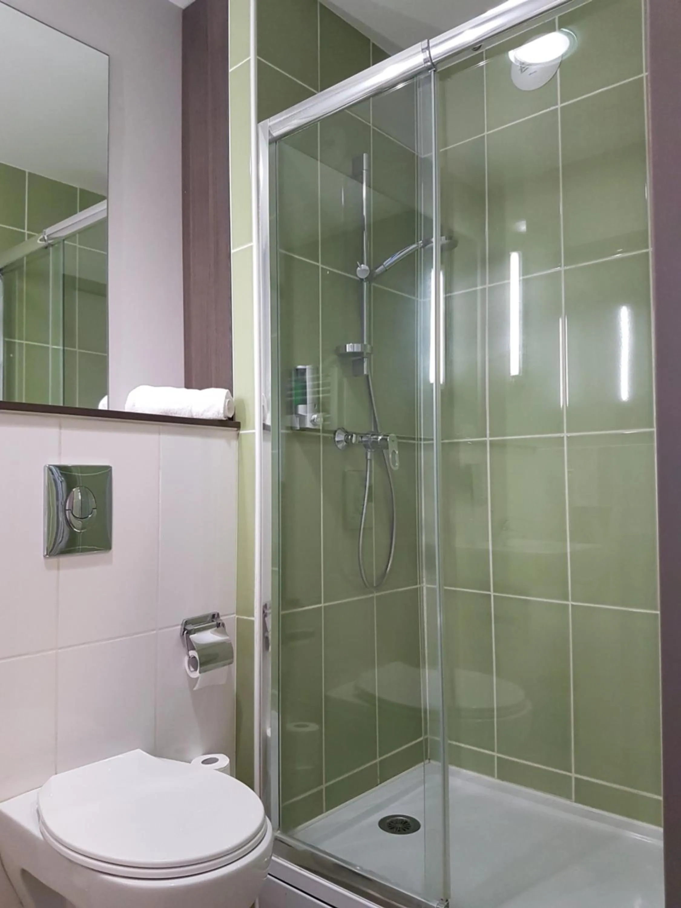 Standard Double Room in The Originals City, L'Haut' Aile, Coquelles-Calais Tunnel s/Manche L'HAUTAILE