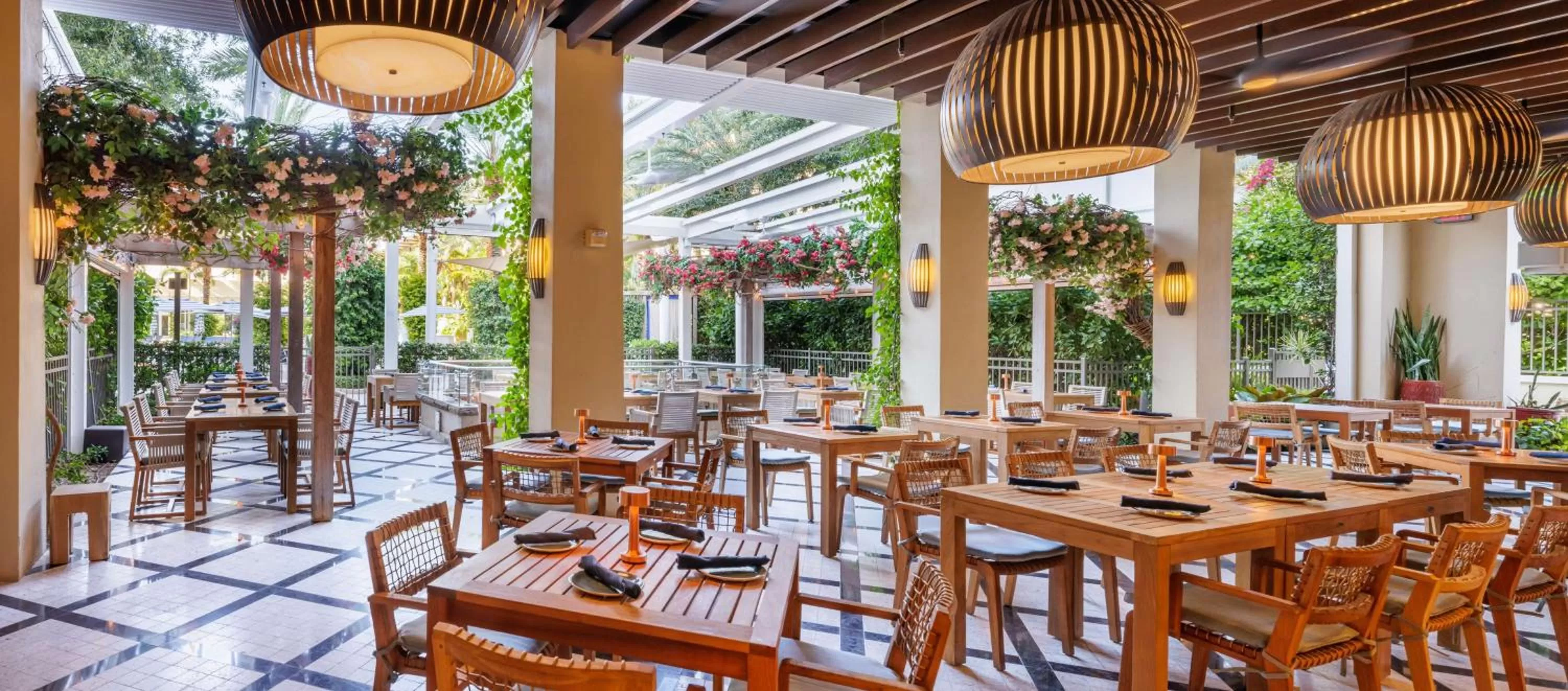 Restaurant/places to eat in Hilton West Palm Beach