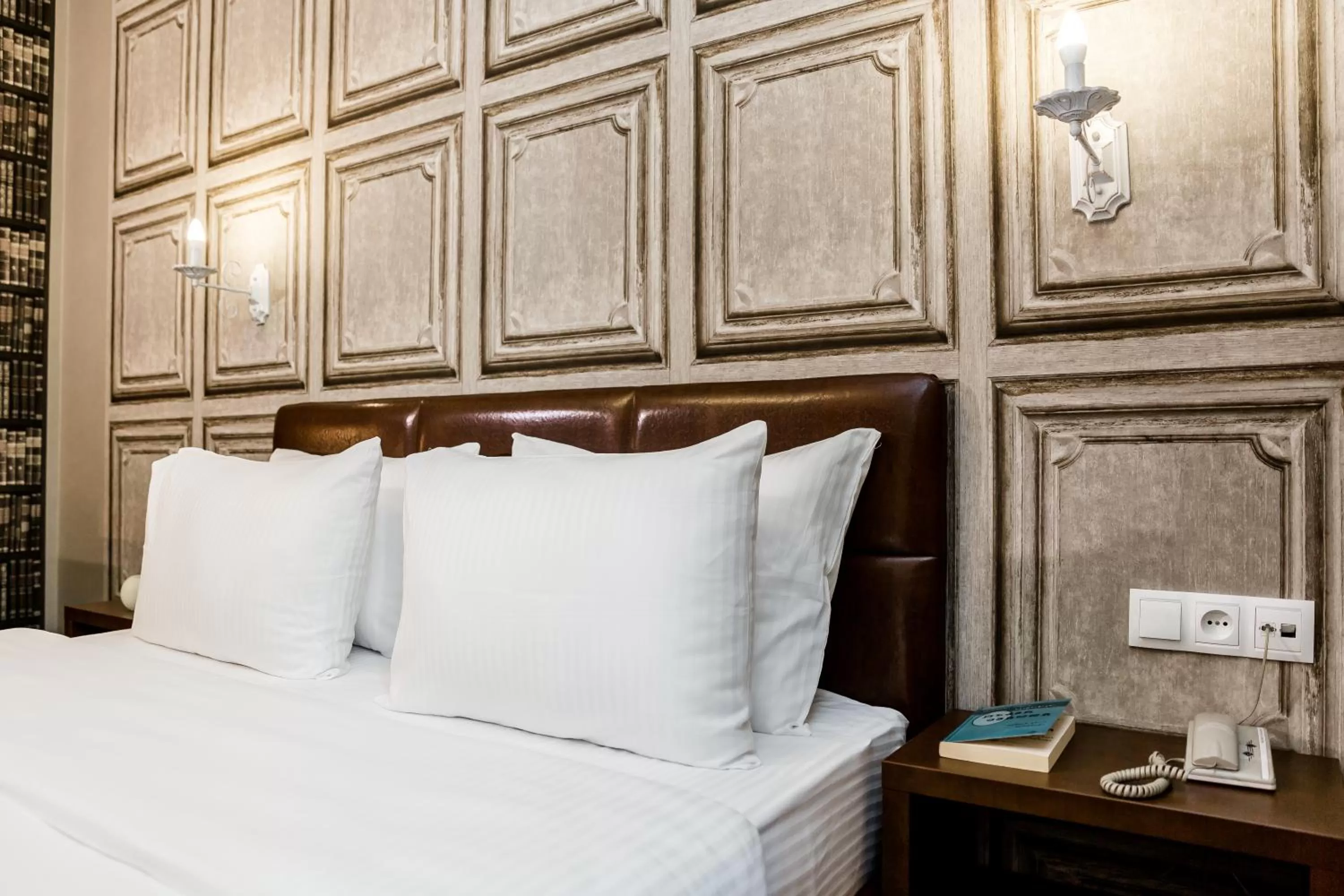 Decorative detail, Bed in Hotel Diamond