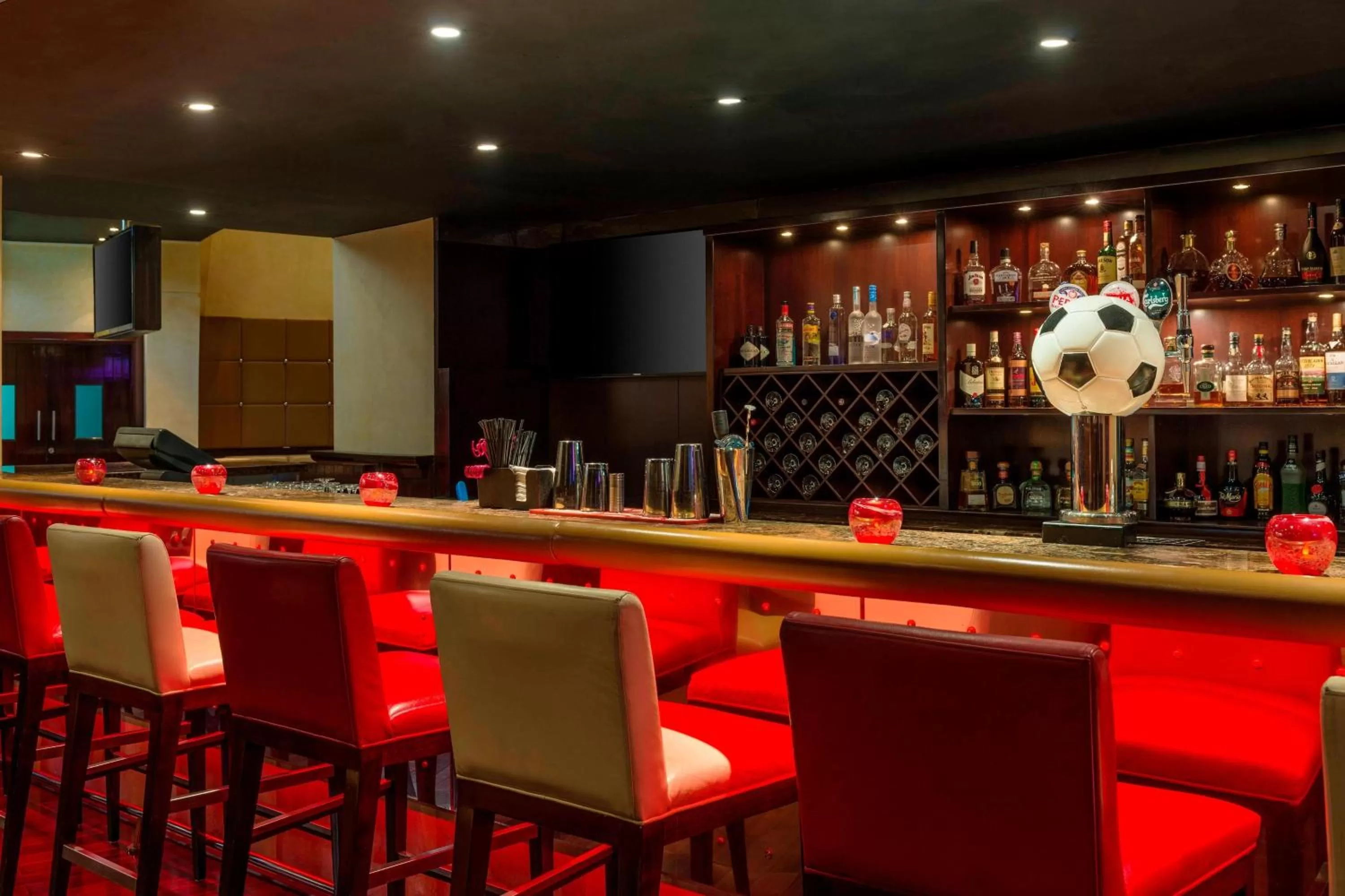 Lounge or bar in Le Royal Meridien Beach Resort & Spa Dubai