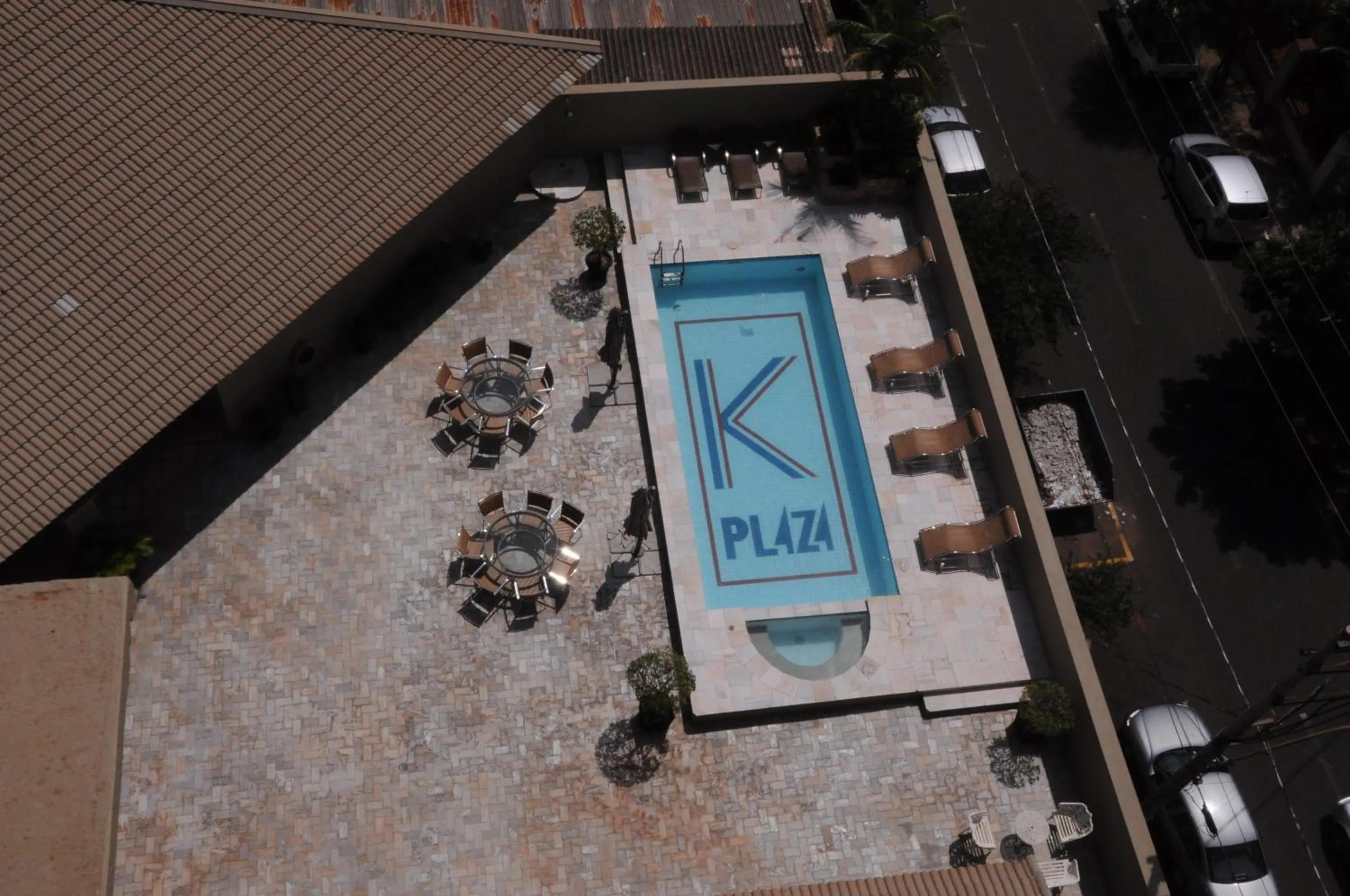 Swimming pool in Hotel Kehdi Plaza