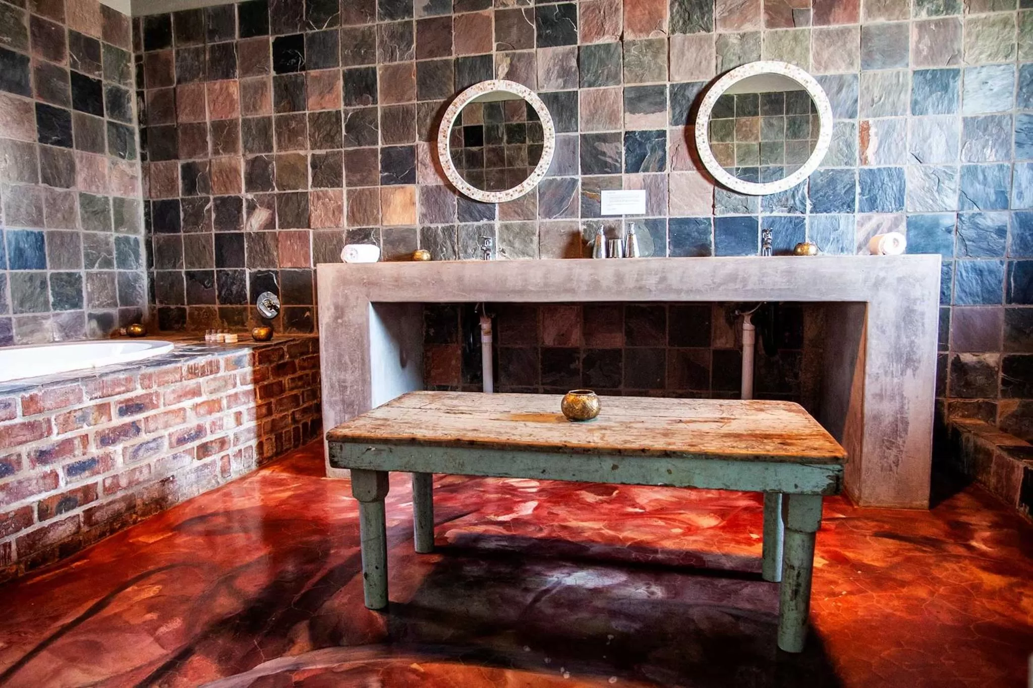 Bathroom in Rustique Boutique Hotel