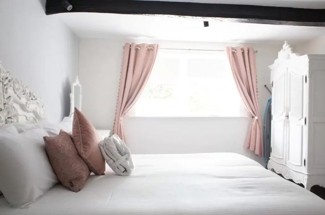 Deluxe King Room in Bert's Rooms at The Black Horse Inn Deluxe King Room in Bert's Rooms at The Black Horse Inn