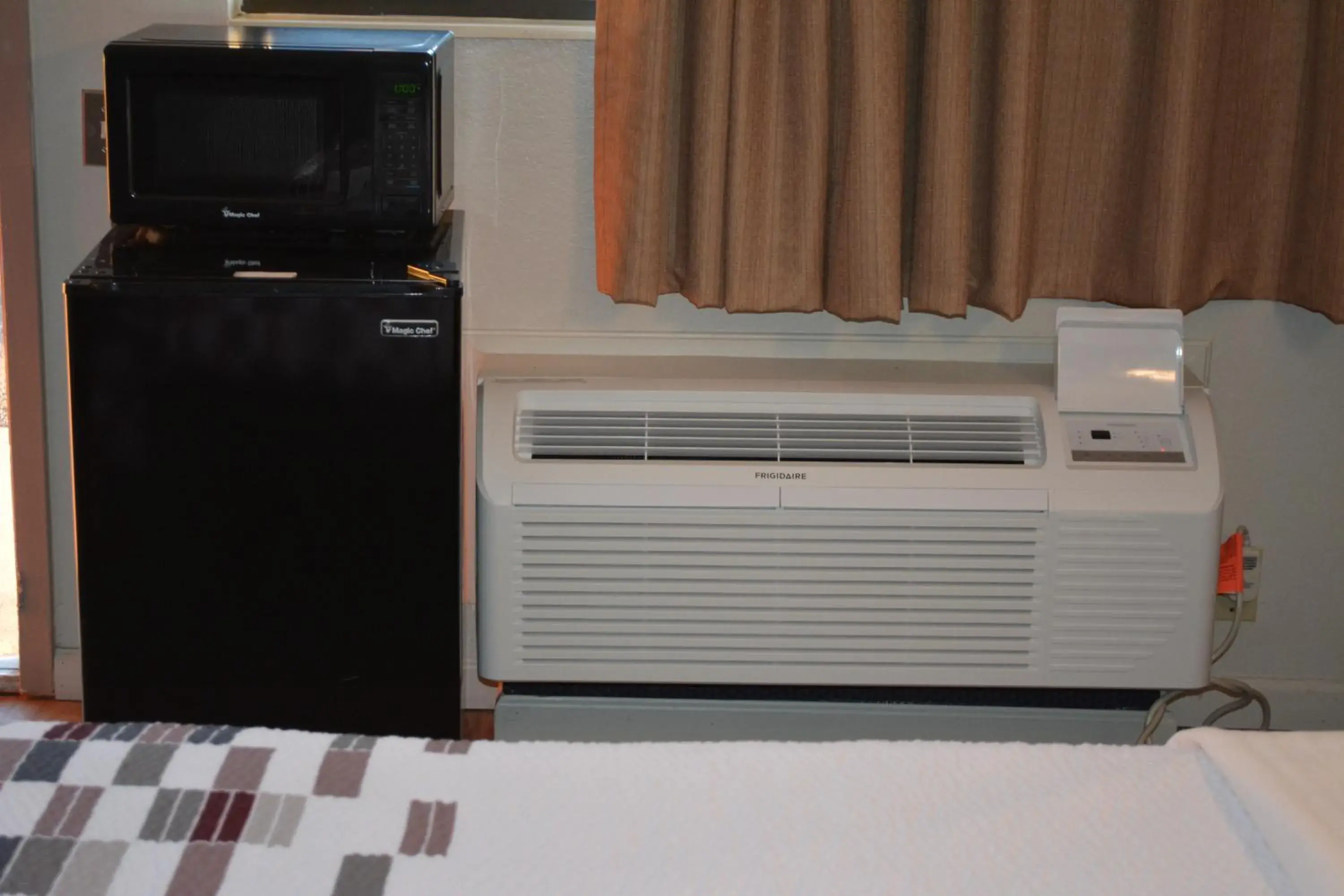 Deluxe Room with Two Double Beds Disability Access Non-Smoking in Red Roof Inn Jackson North – Ridgeland Deluxe Room with Two Double Beds Disability Access Non-Smoking in Red Roof Inn Jackson North – Ridgeland