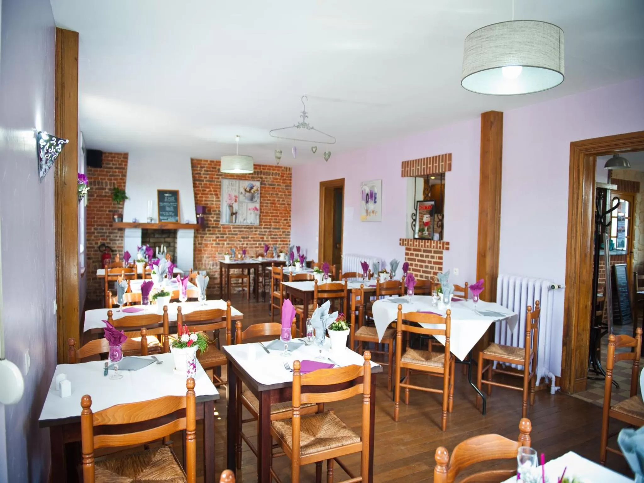 Restaurant/places to eat in Logis Hotel Restaurant Le Relais Fleuri