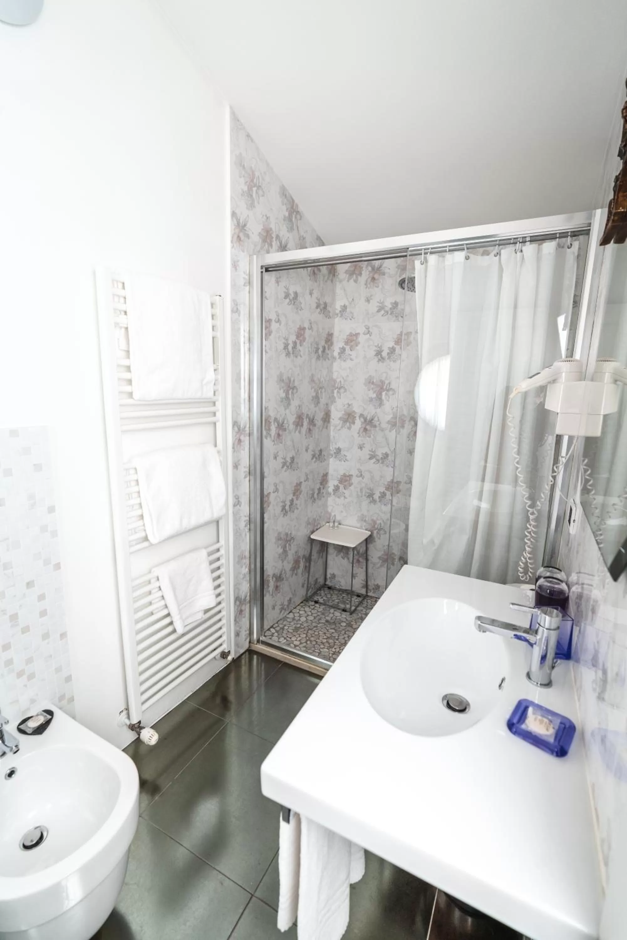 Shower in Villa Noctis