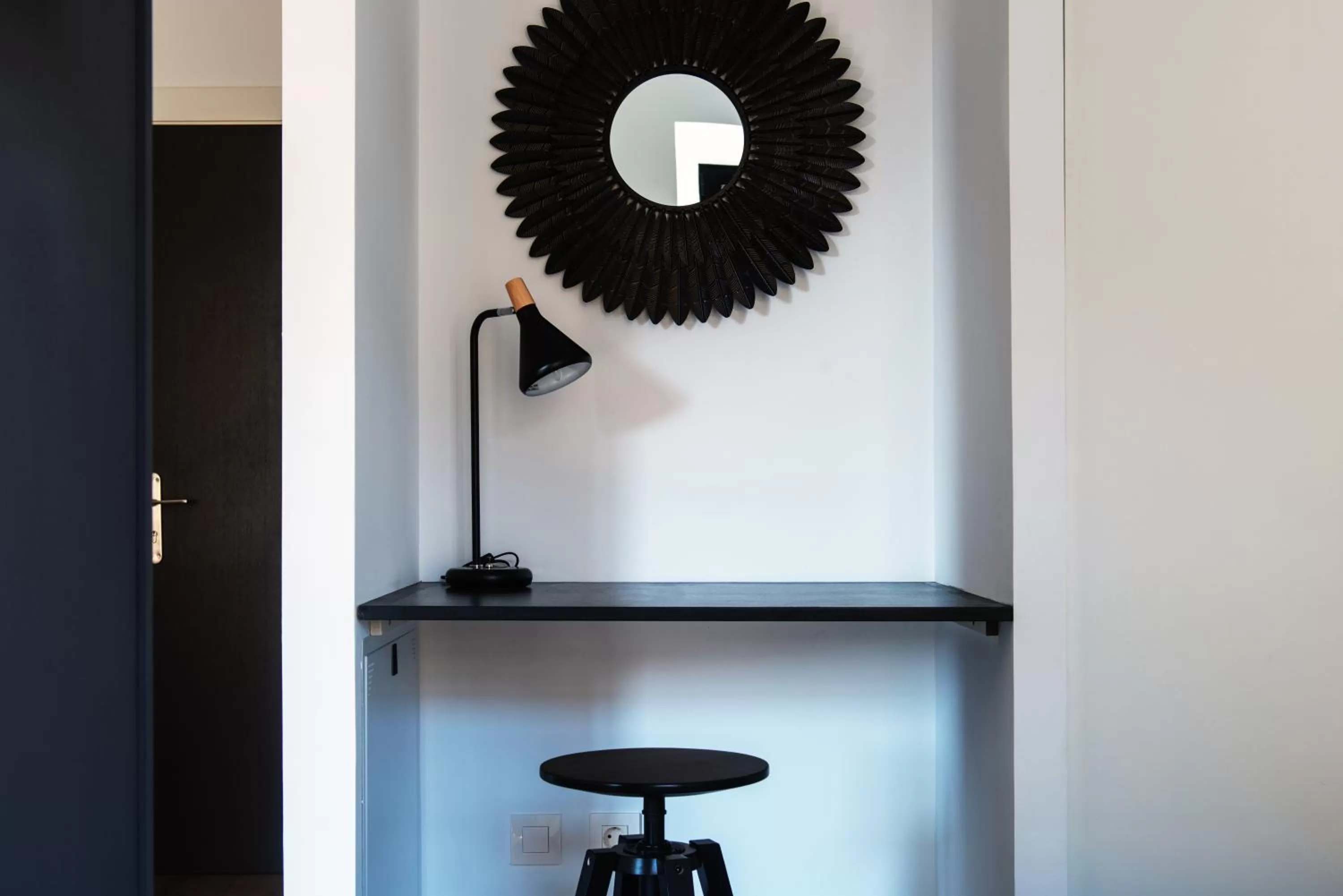 Seating area in Santa Catalina Suites Gijón