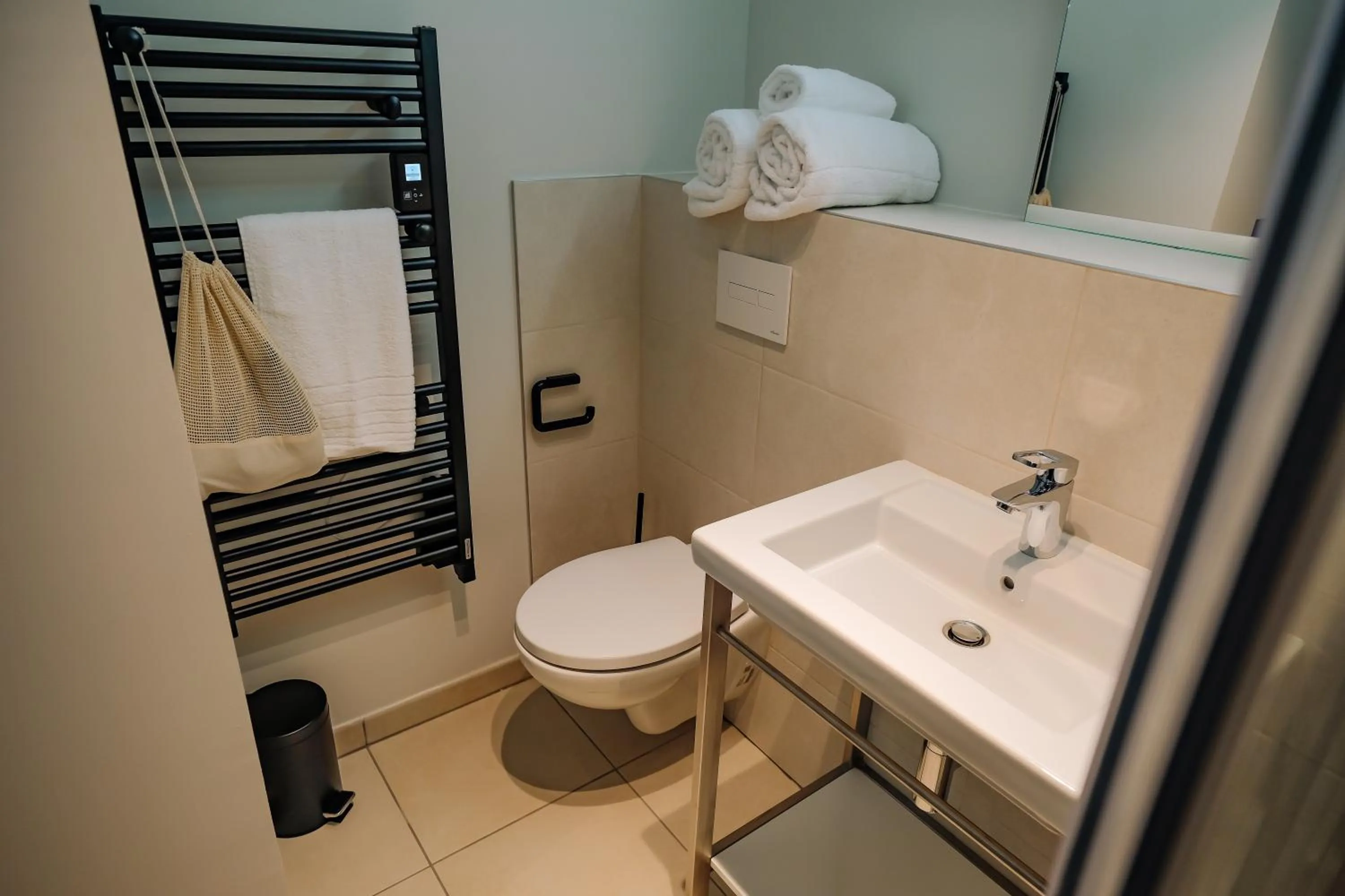 Bathroom in ibis Styles Bordeaux Lac Bruges