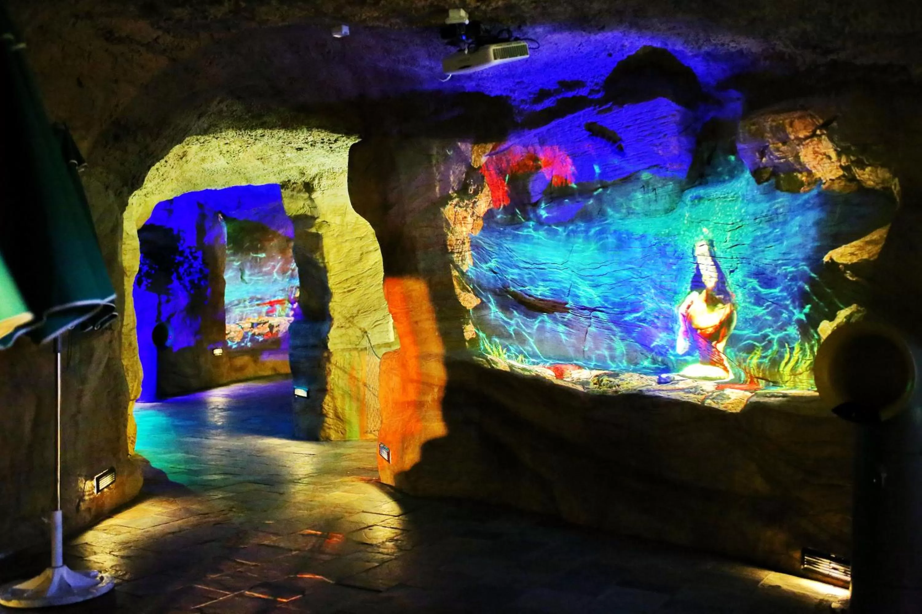 Evening entertainment in Club Hotel Eilat - All Suites Hotel