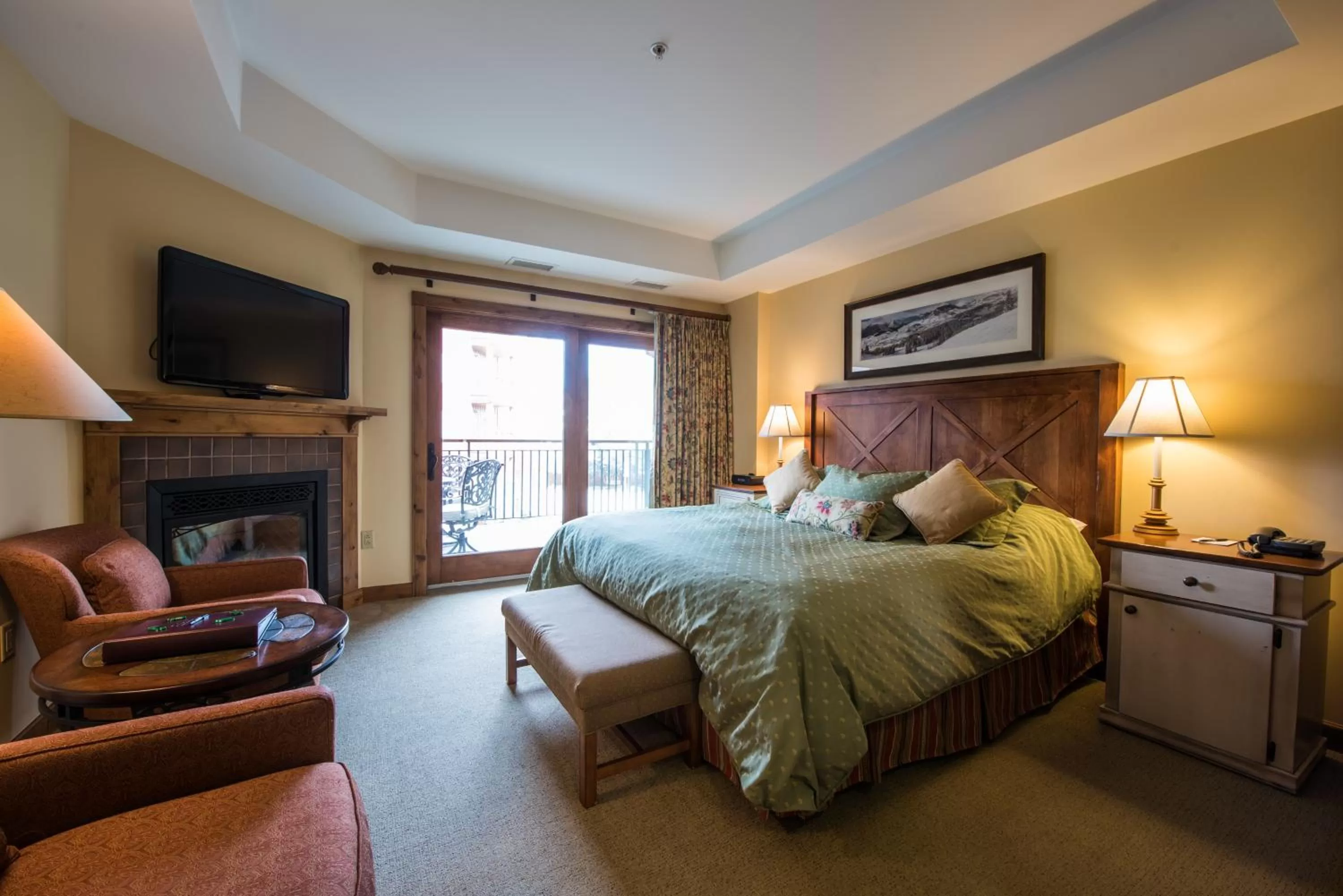 Bed in The Lodge at Mountaineer Square, A Vail Resorts Property