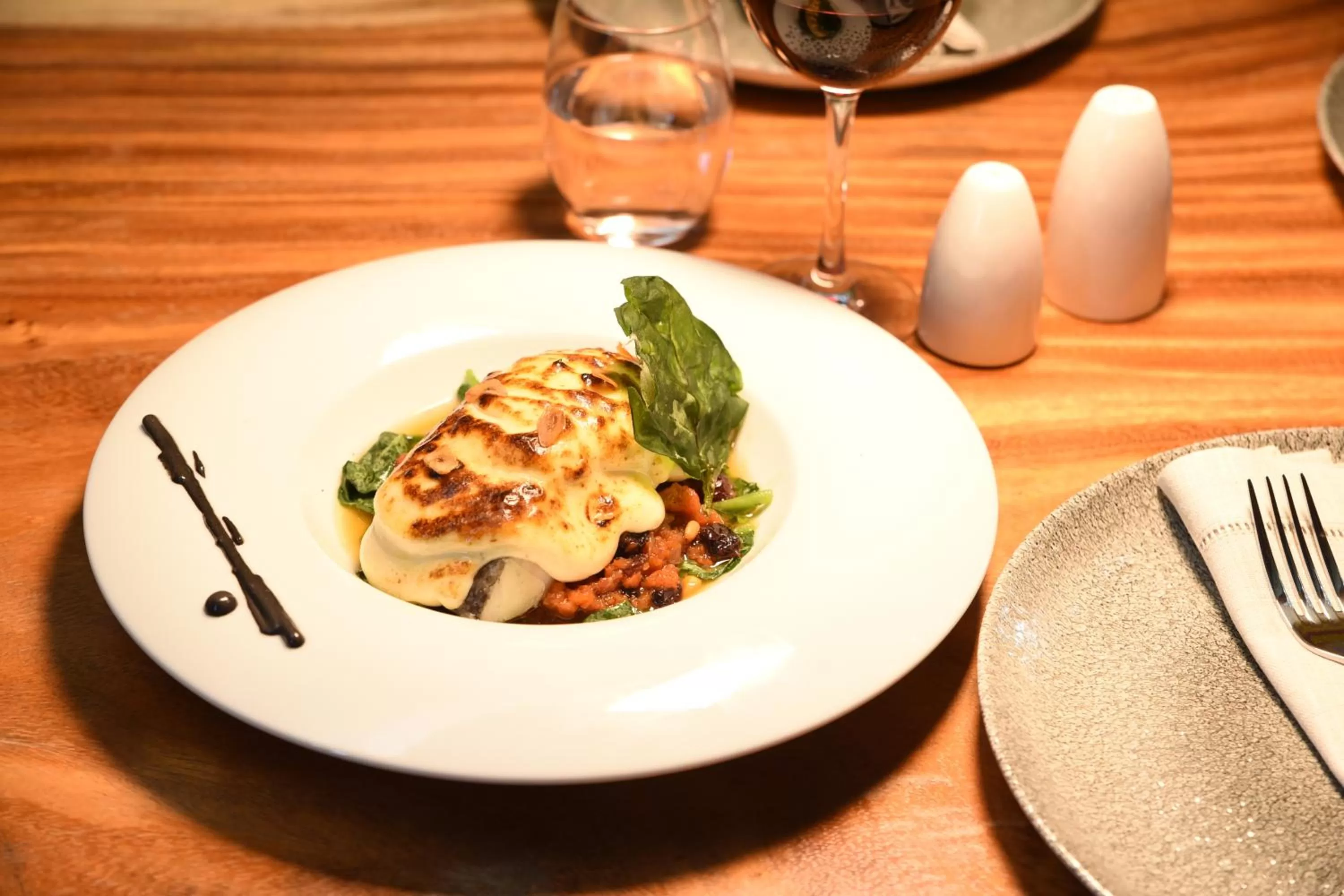 Restaurant/places to eat in Saman Boutique Hotel By Mint