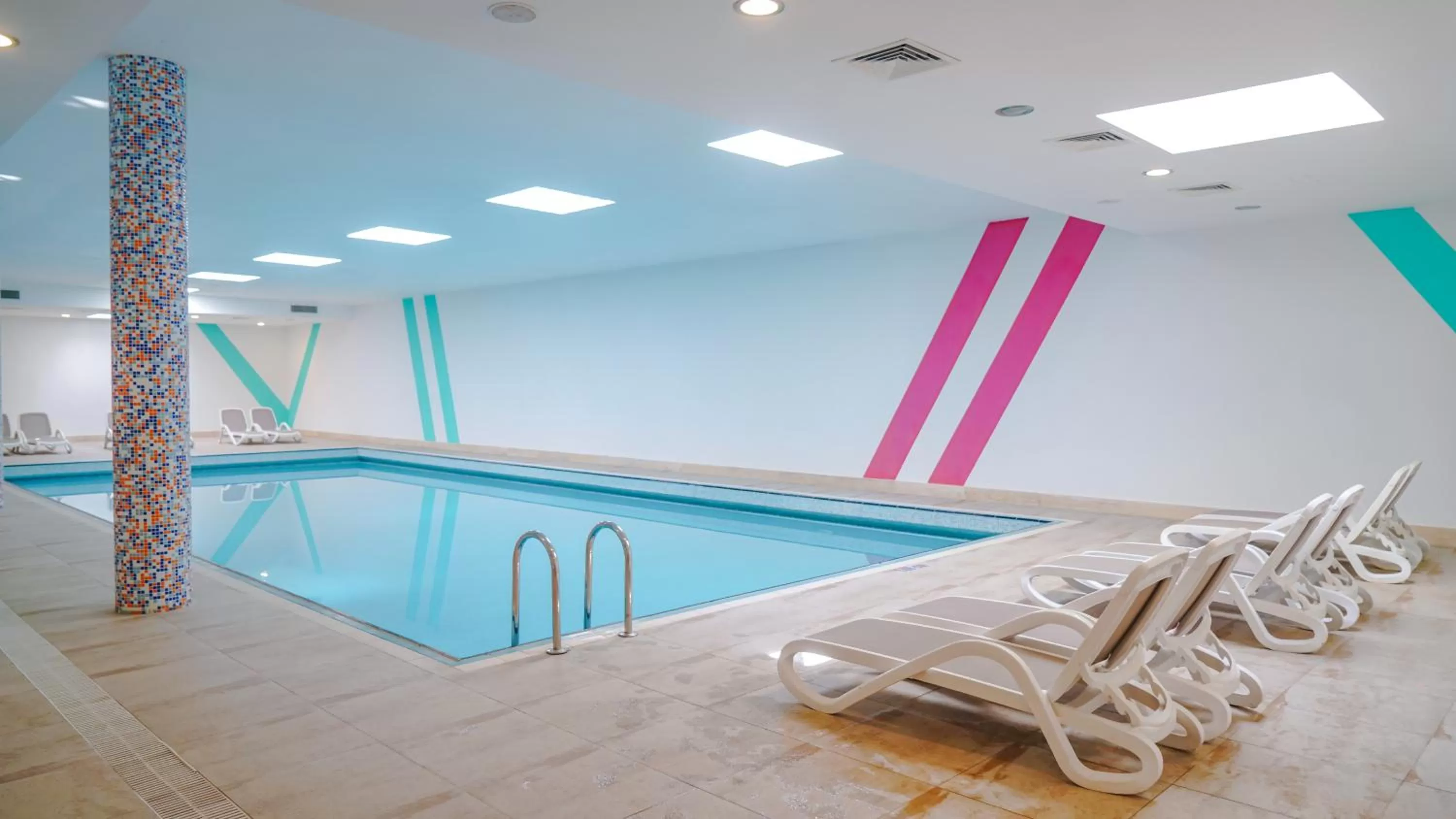 Swimming pool in Barut B Suites