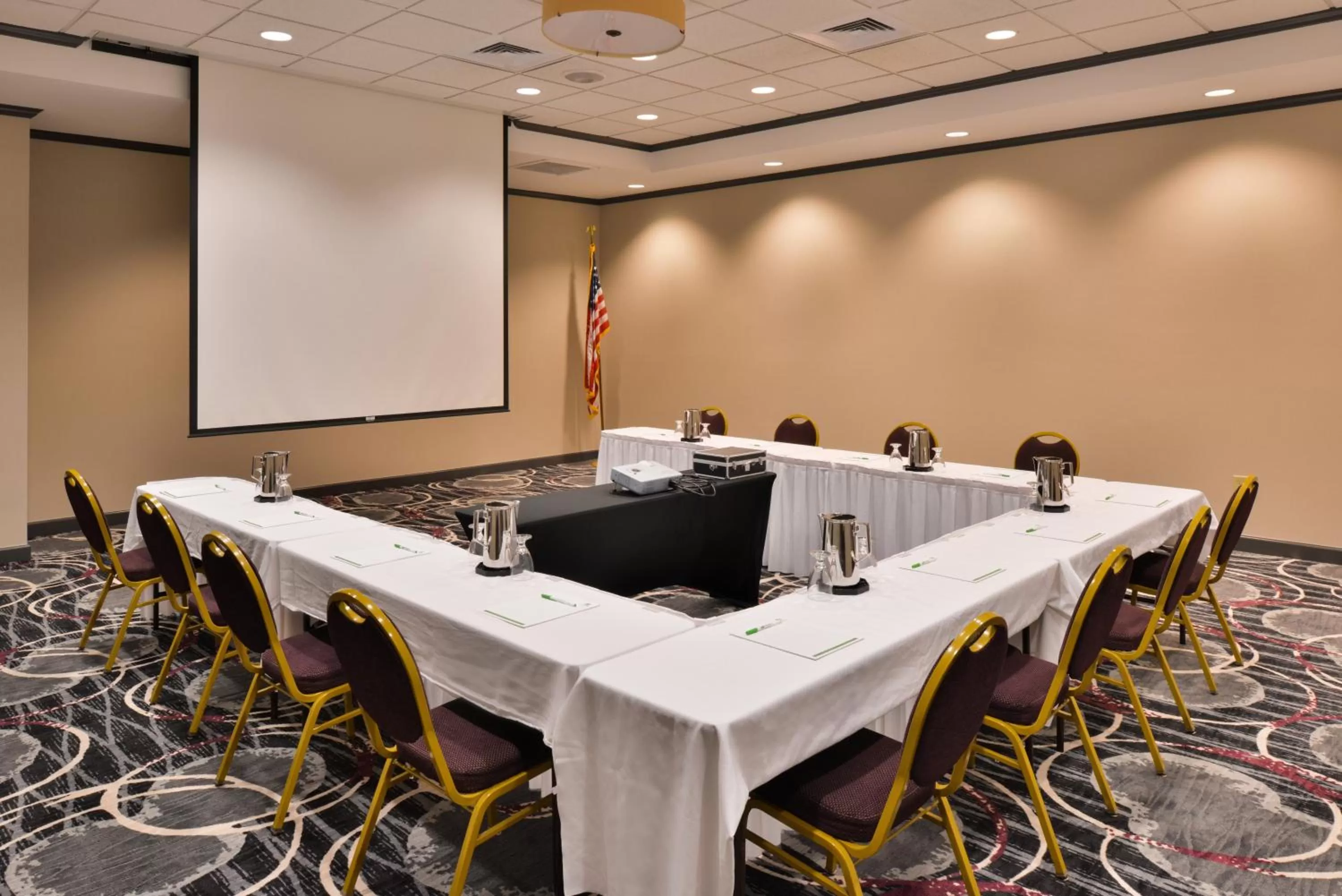 Meeting/conference room in Holiday Inn Kansas City Airport by IHG