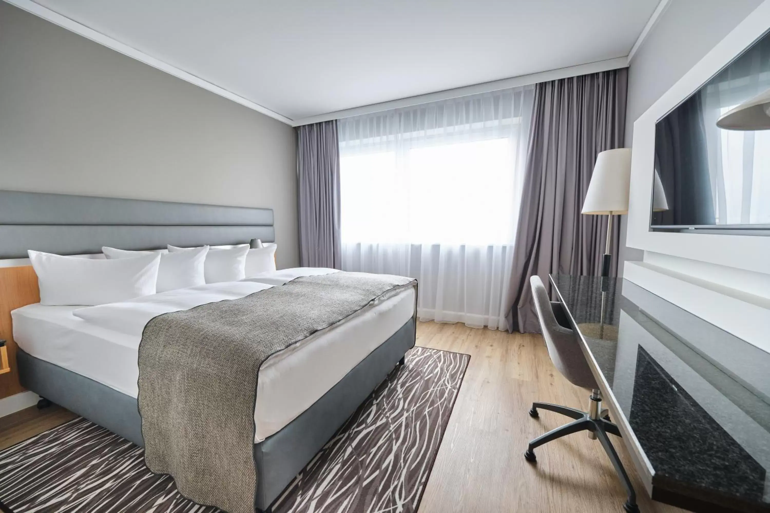 Standard King Room in Holiday Inn Berlin Airport - Conference Centre by IHG Standard King Room in Holiday Inn Berlin Airport - Conference Centre by IHG