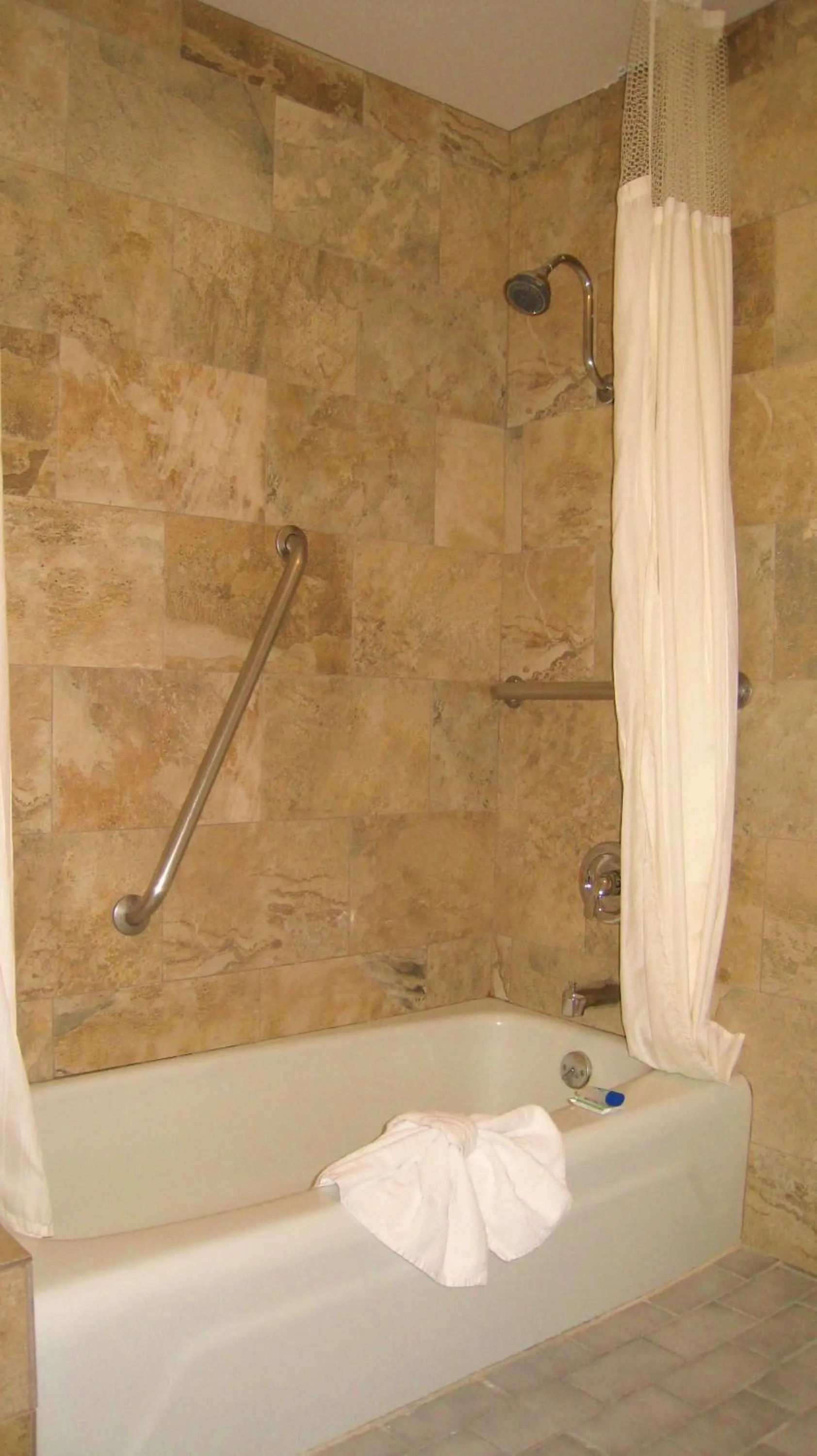 Toilet in Discovery Inn