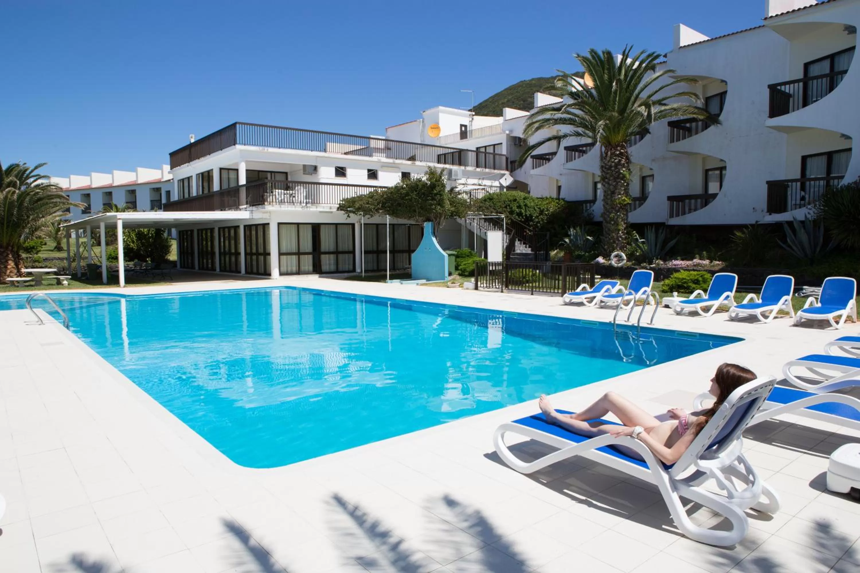 Swimming pool in Hotel Sao Jorge Garden