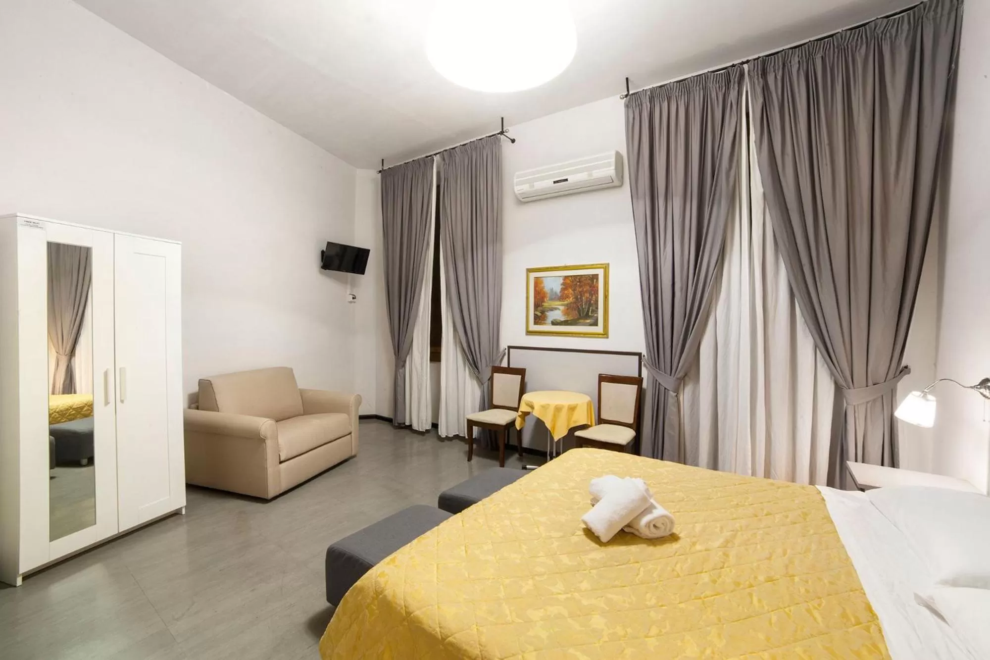 Photo of the whole room, Bed in Melody House