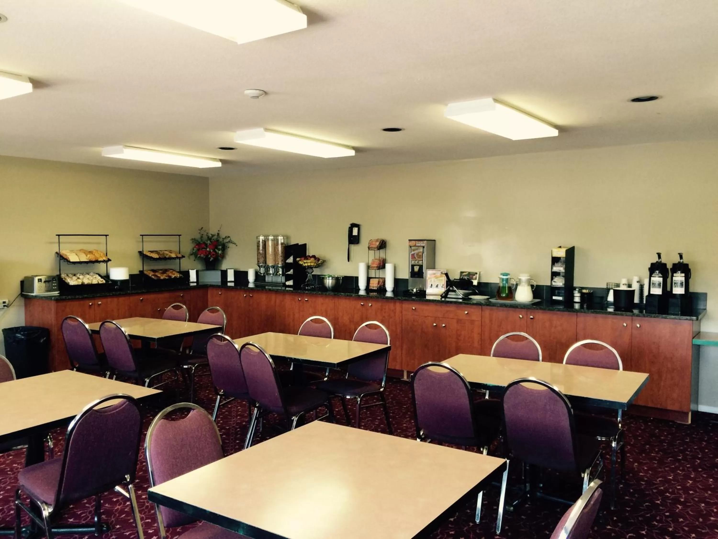 Restaurant/places to eat in Super 8 by Wyndham West Kelowna BC