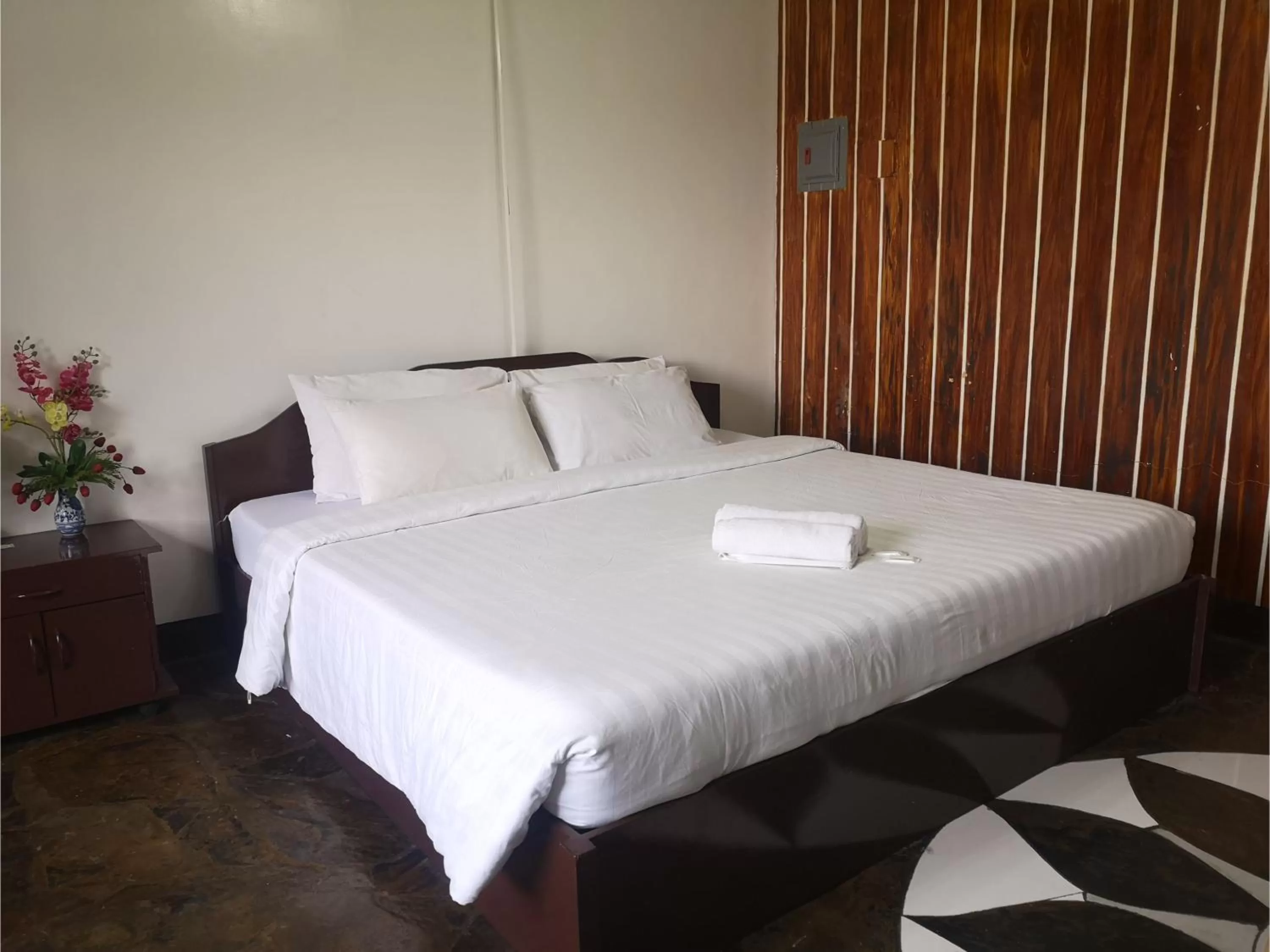 Deluxe Double Room in OYO 880 Flores De Musa Inn