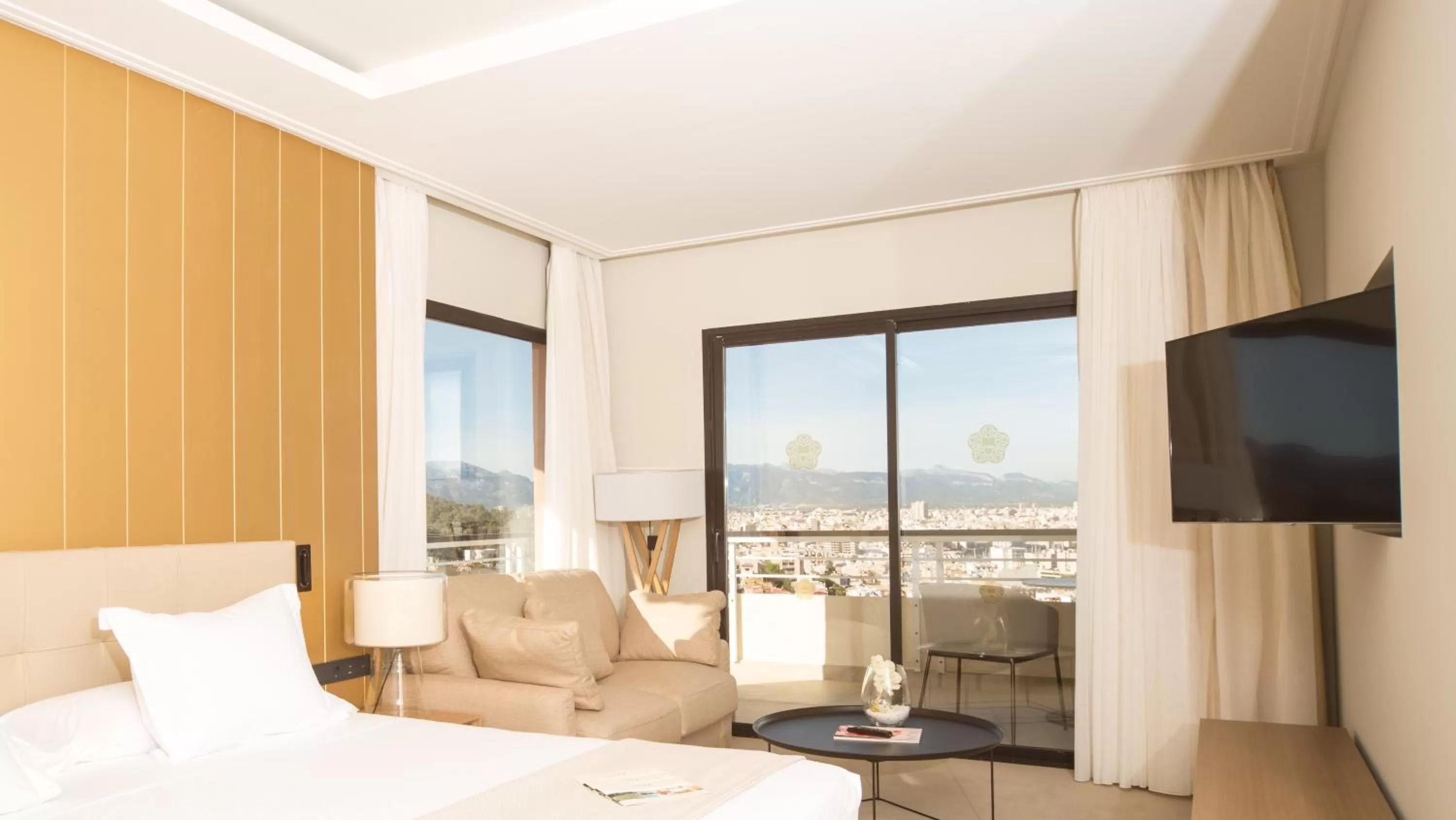 Bed in GPRO Valparaiso Palace & Spa