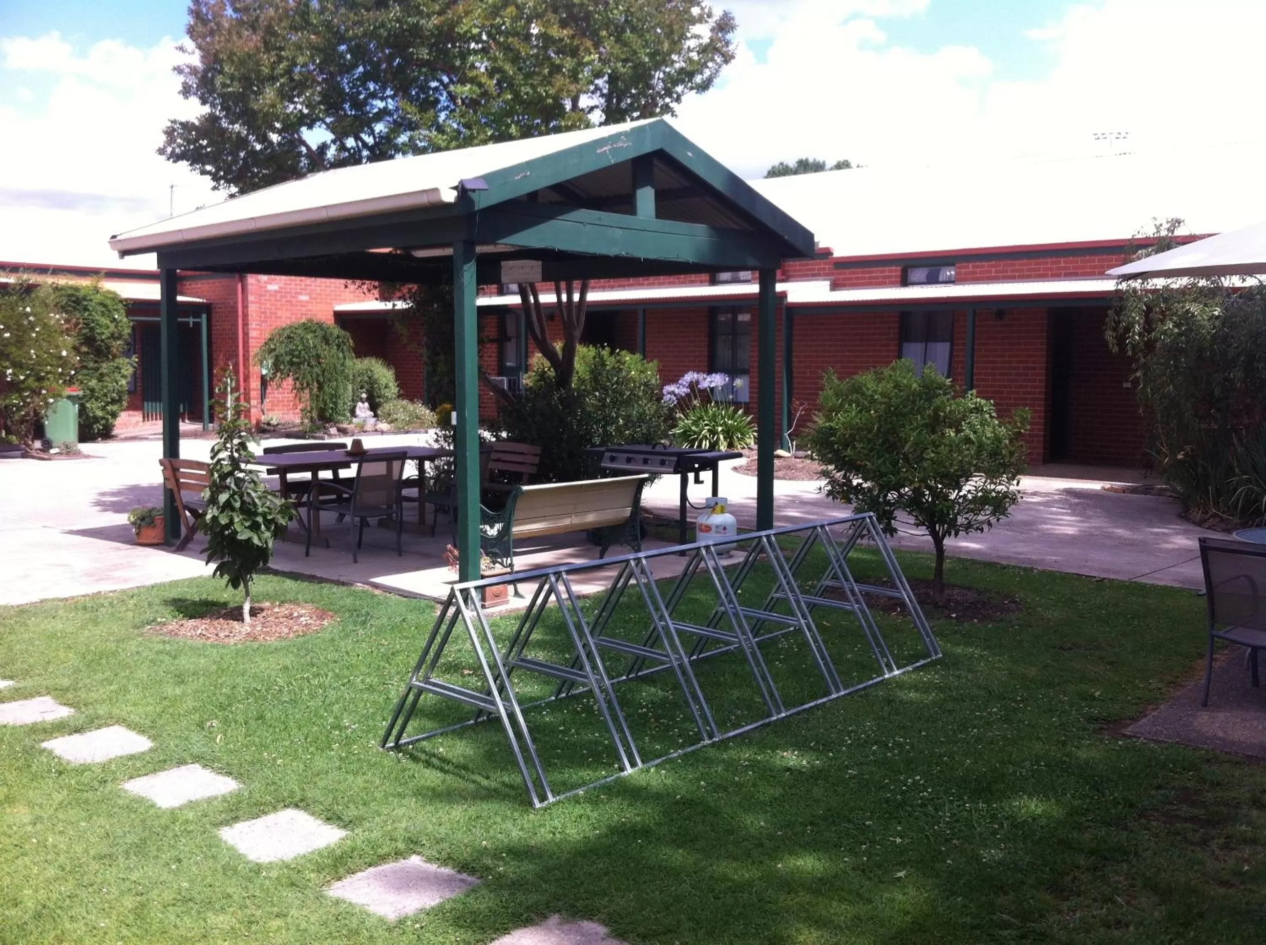 Garden, Patio/Outdoor Area in Mansfield Travellers Lodge